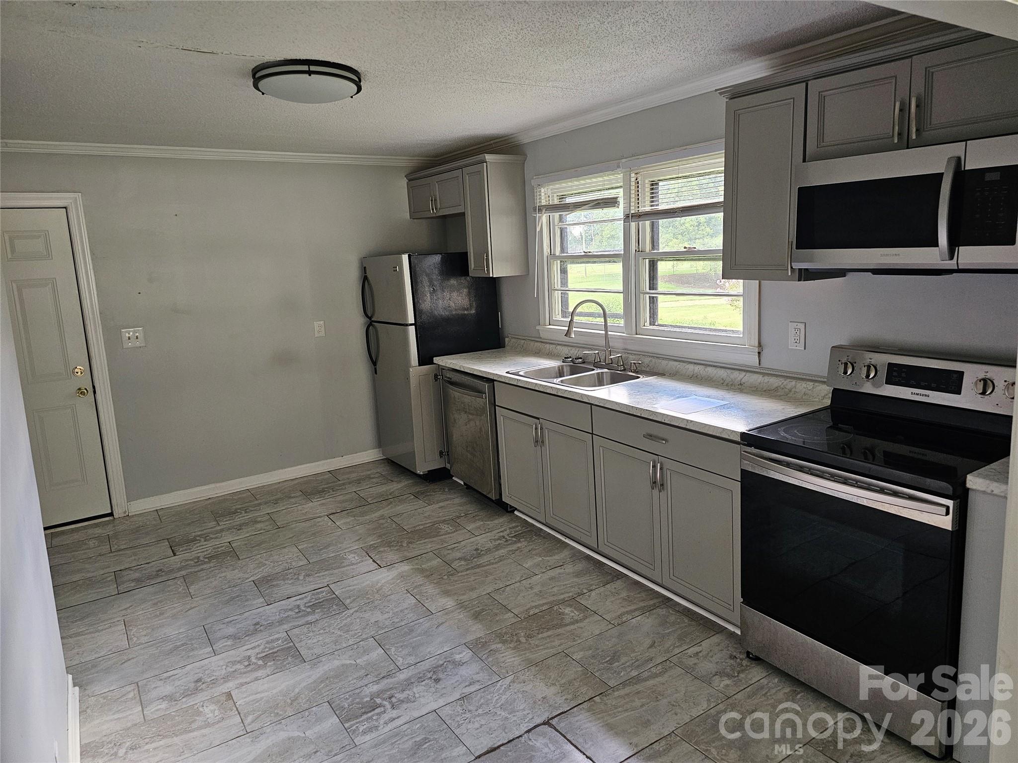 840 W Garrison Boulevard — Gastonia