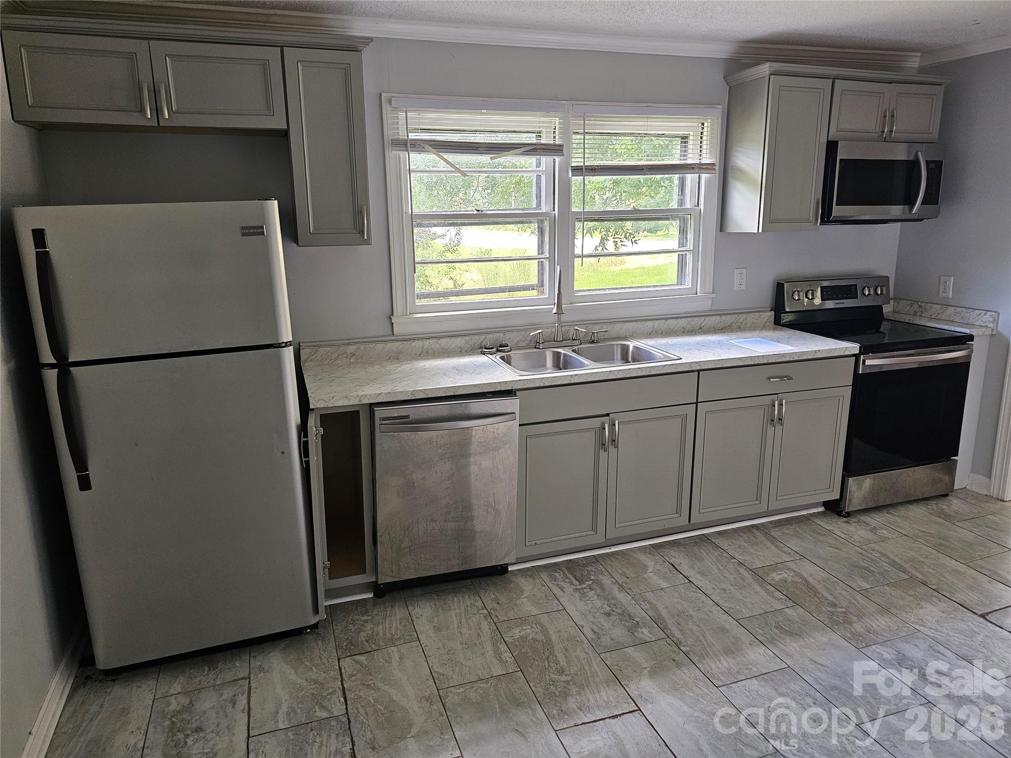840 W Garrison Boulevard — Gastonia