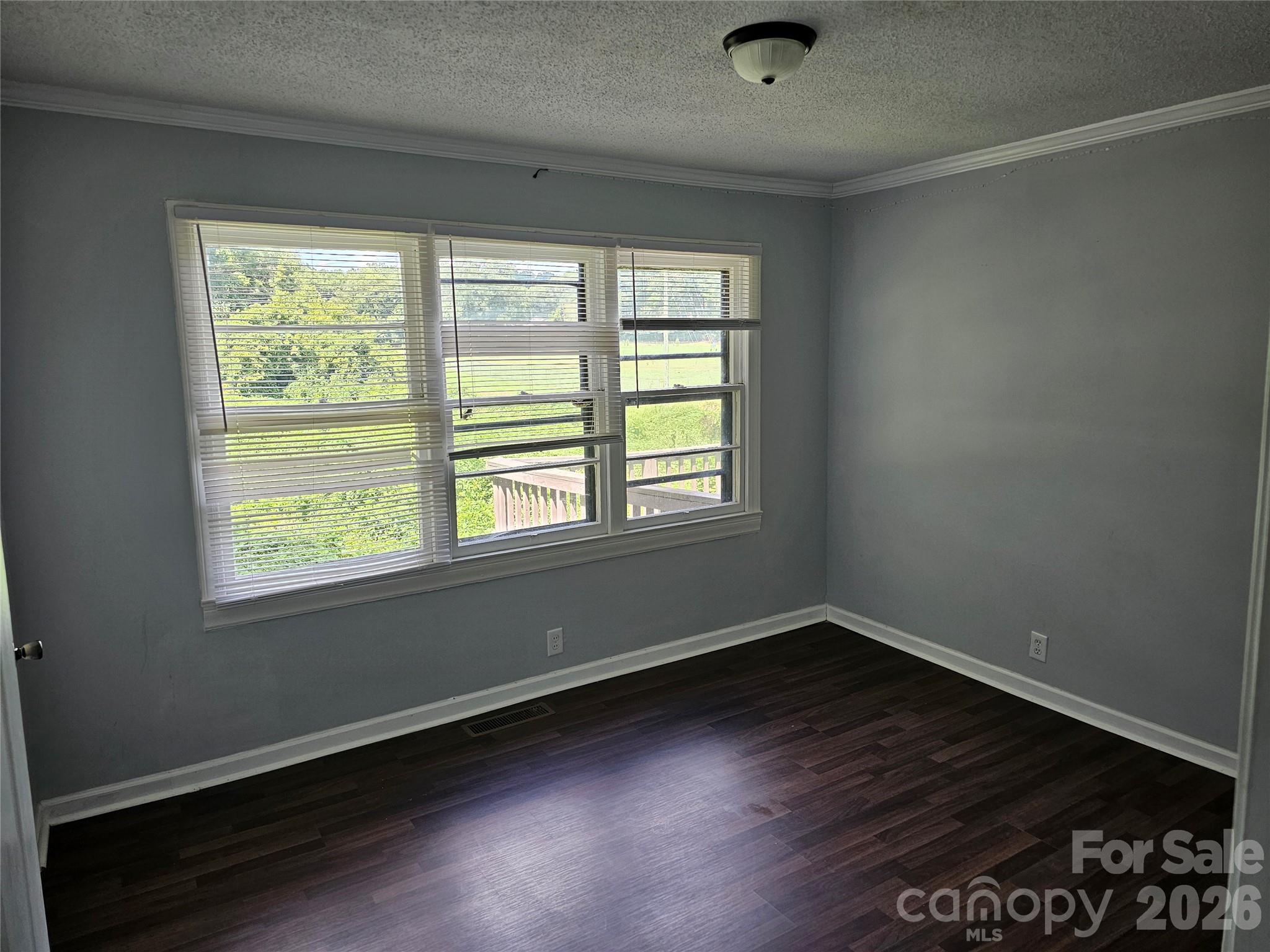 840 W Garrison Boulevard — Gastonia