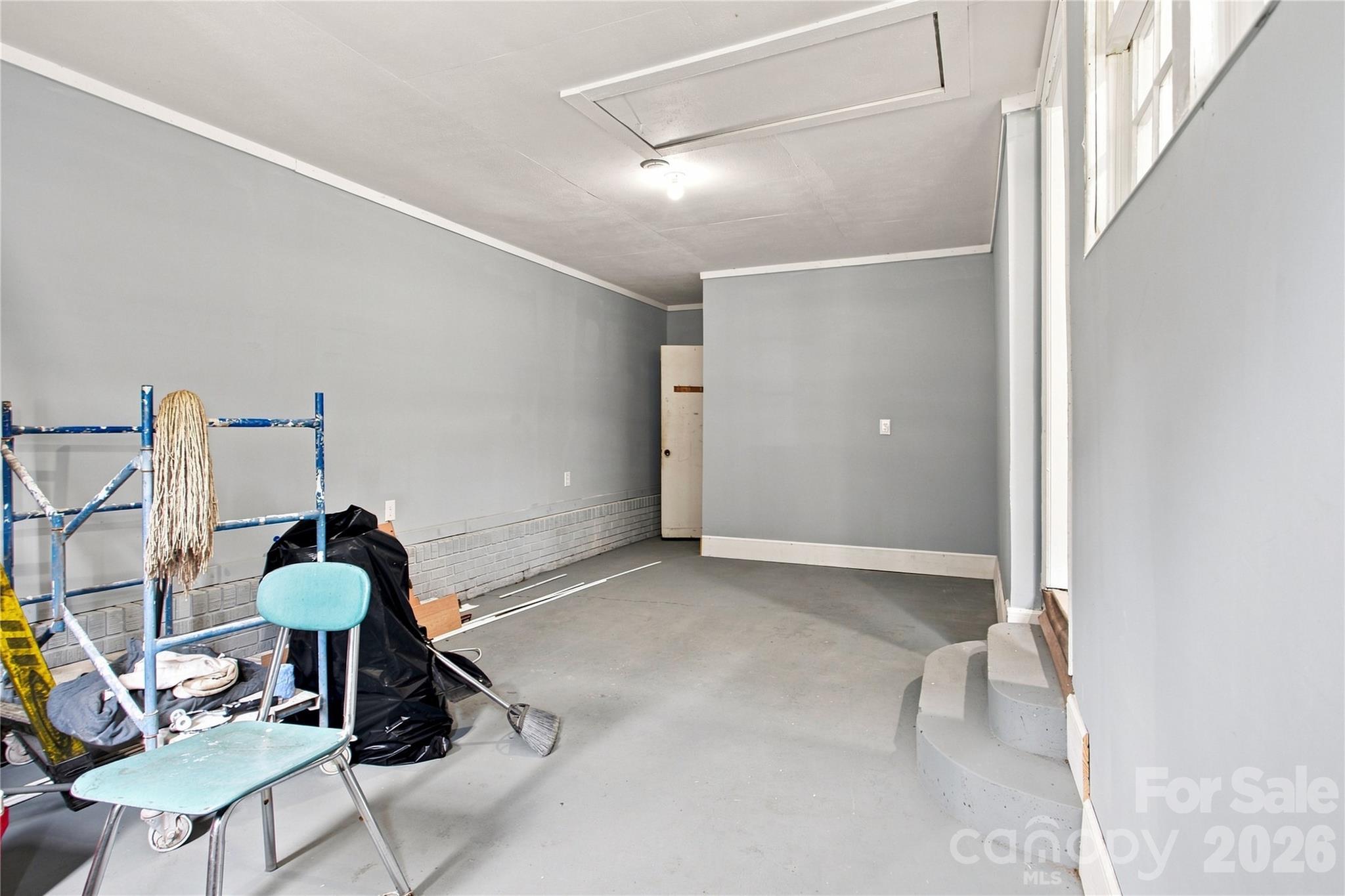 290 Airport Road — Rockingham