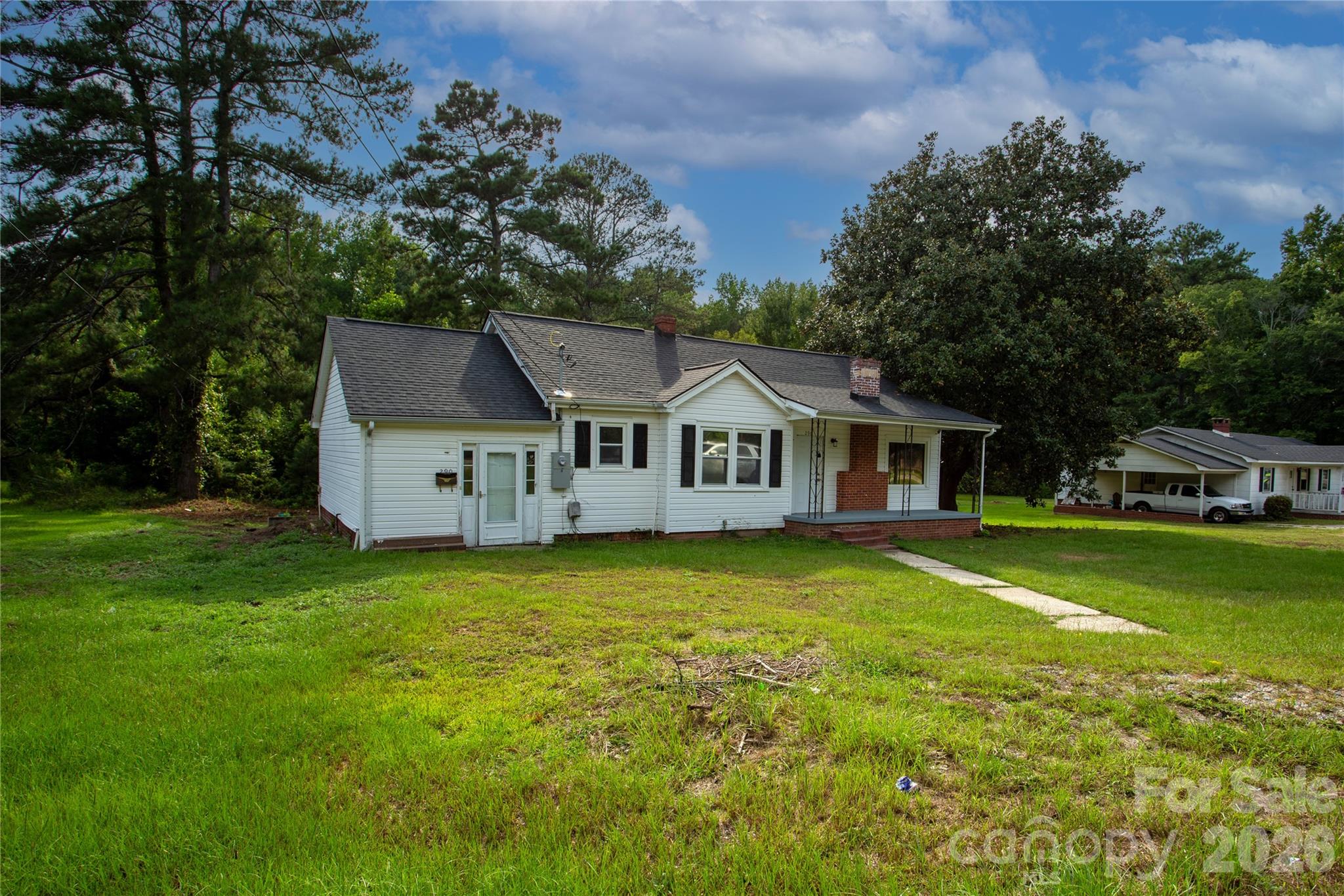 290 Airport Road — Rockingham