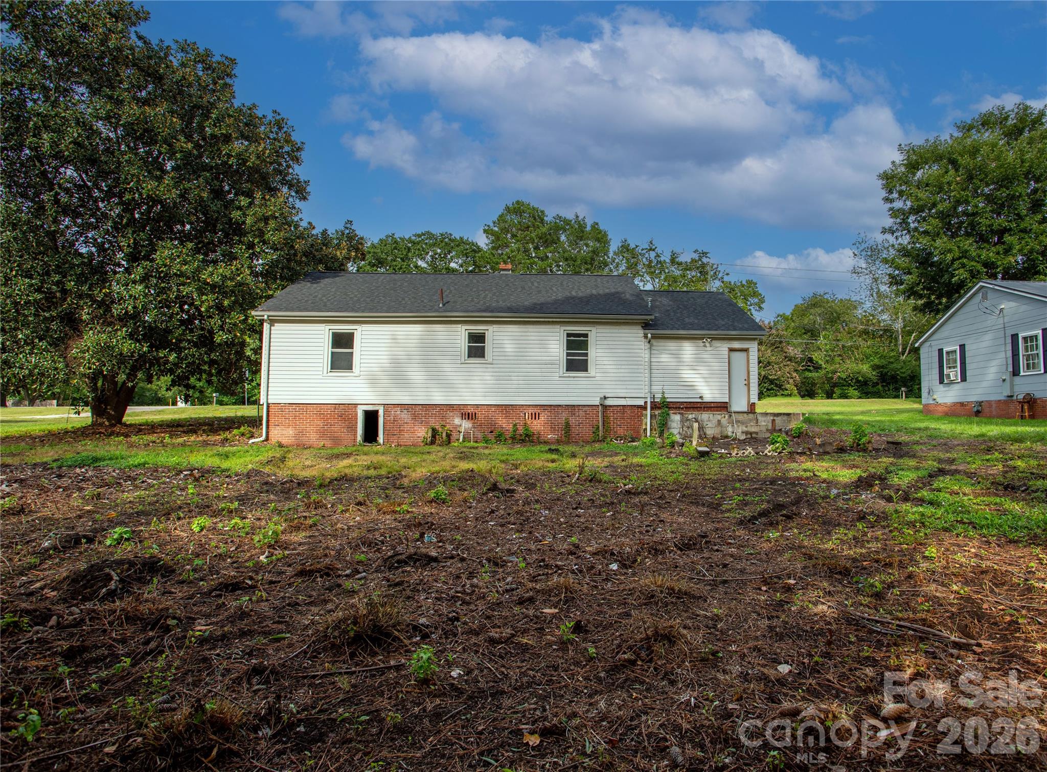 290 Airport Road — Rockingham