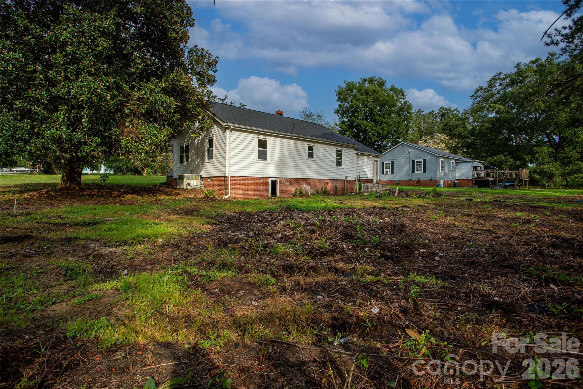 290 Airport Road — Rockingham