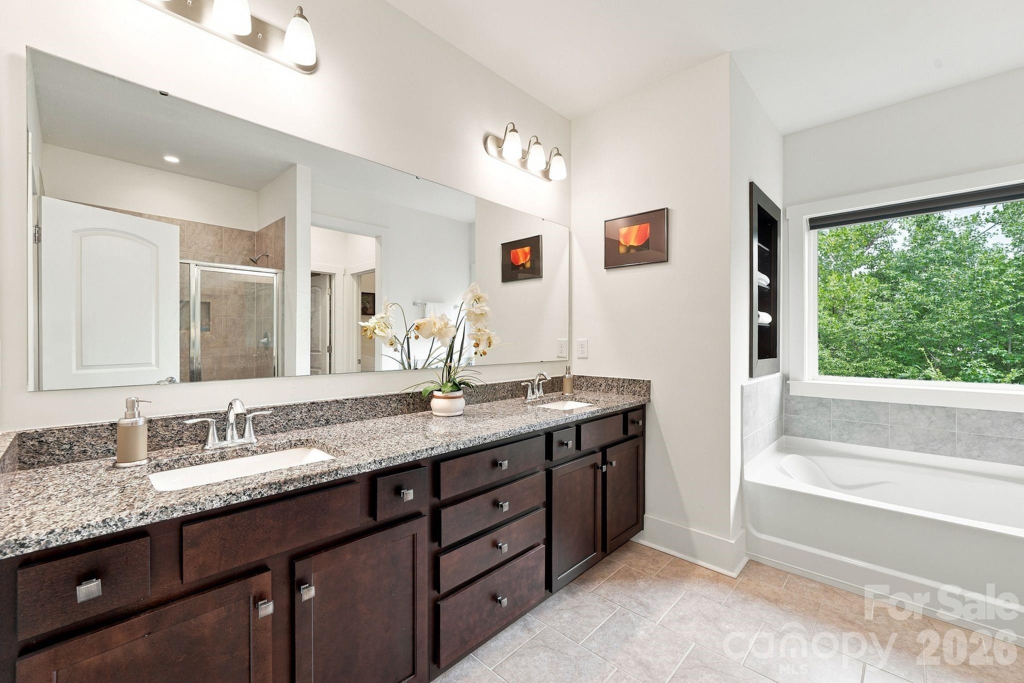 1310 Bershire Lane #L13 — Charlotte