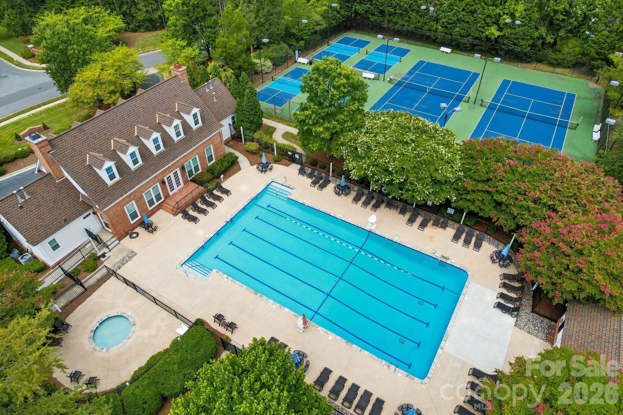 1310 Bershire Lane #L13 — Charlotte