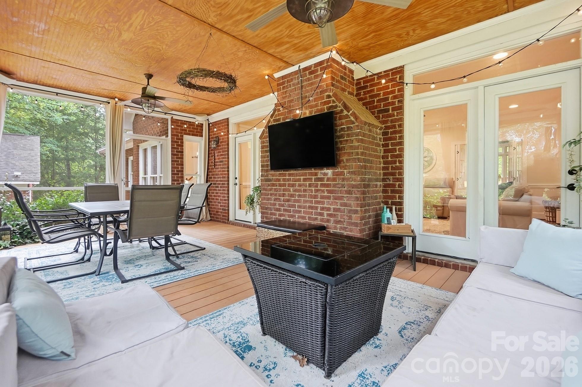 1006 Waterview Lane — Monroe