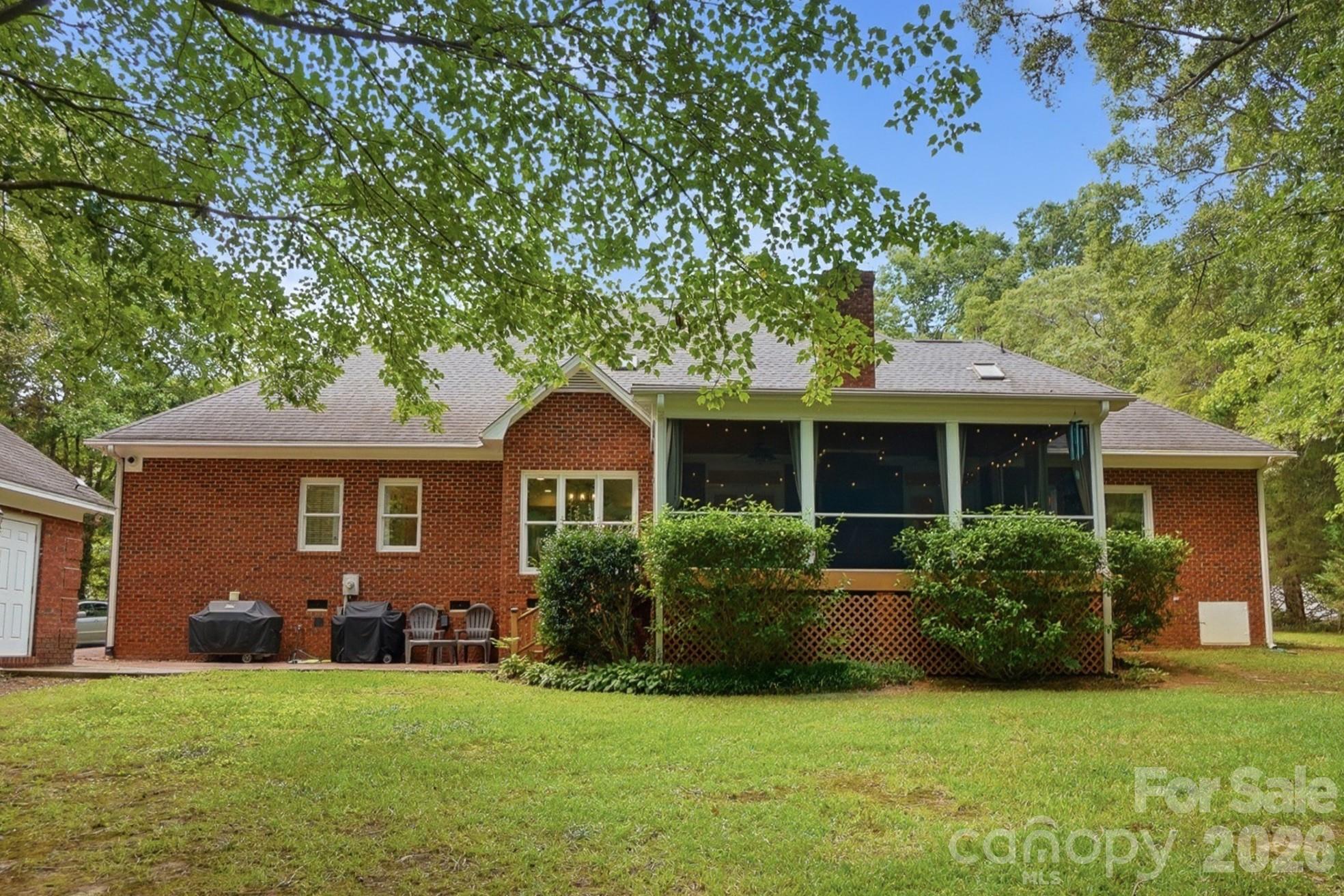 1006 Waterview Lane — Monroe