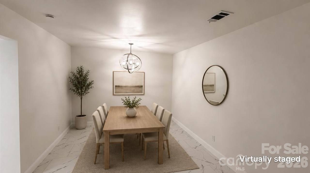 7107 Stonington Lane — Charlotte