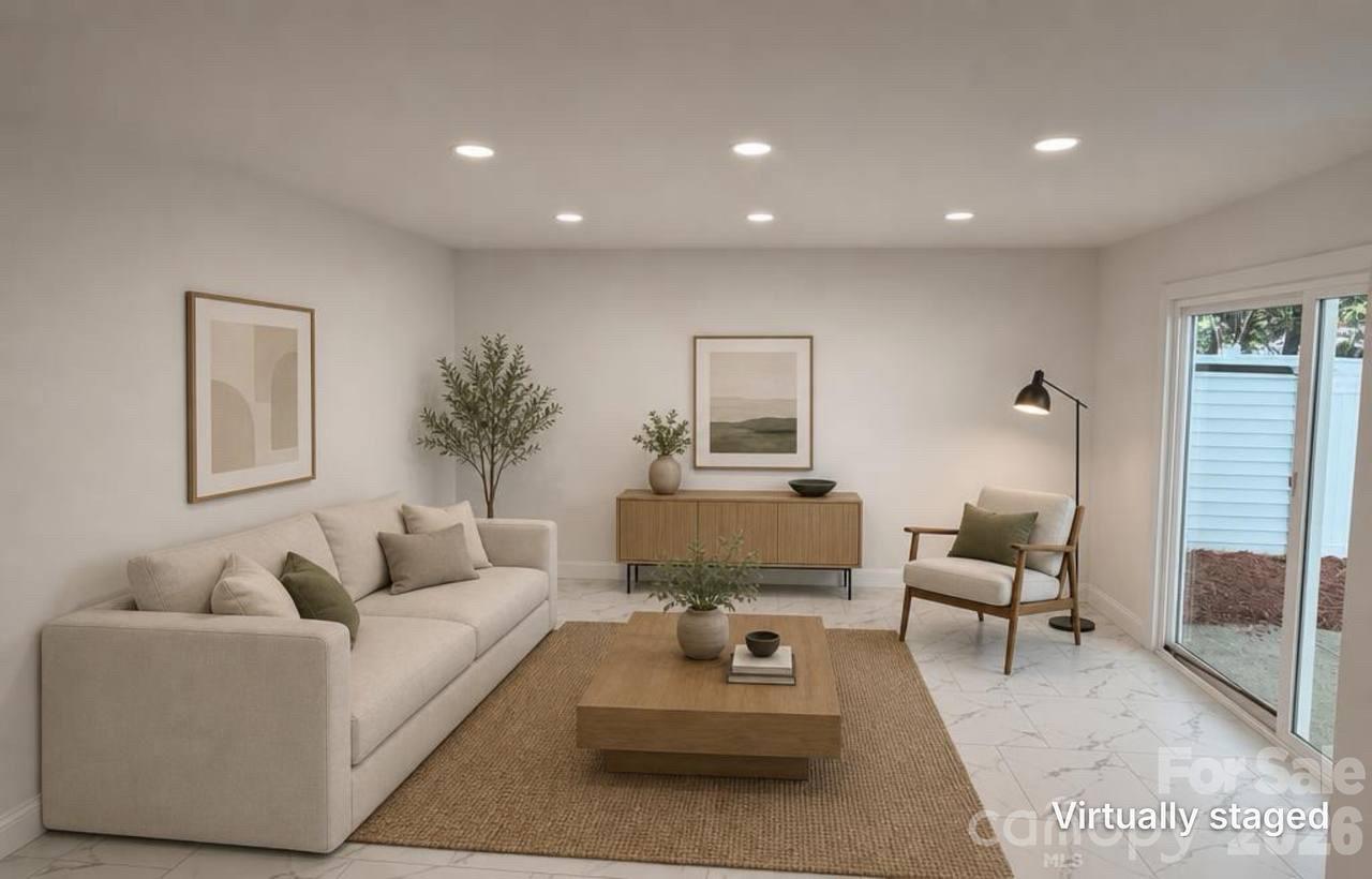 7107 Stonington Lane — Charlotte