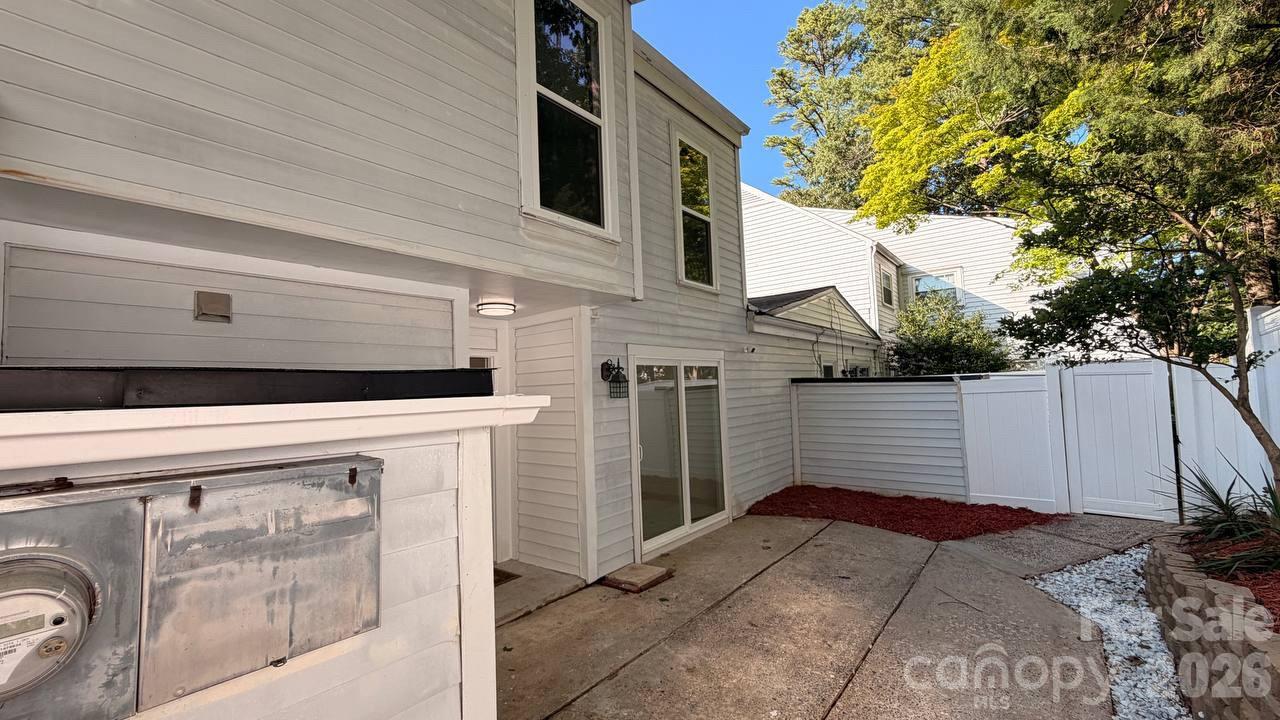 7107 Stonington Lane — Charlotte