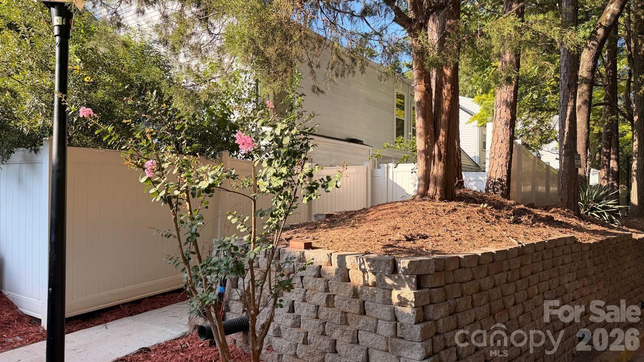 7107 Stonington Lane — Charlotte