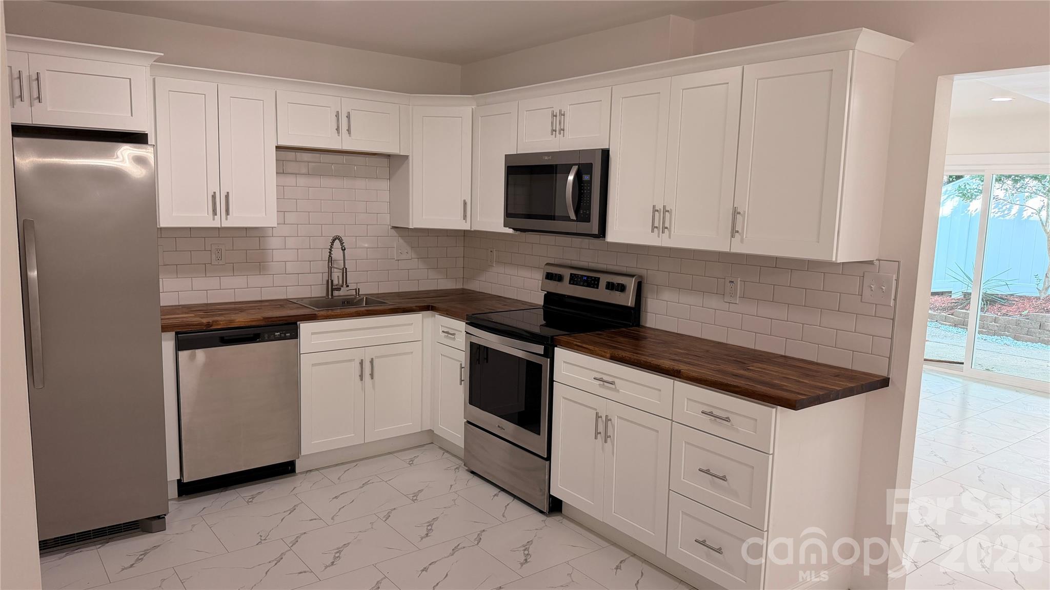 7107 Stonington Lane — Charlotte