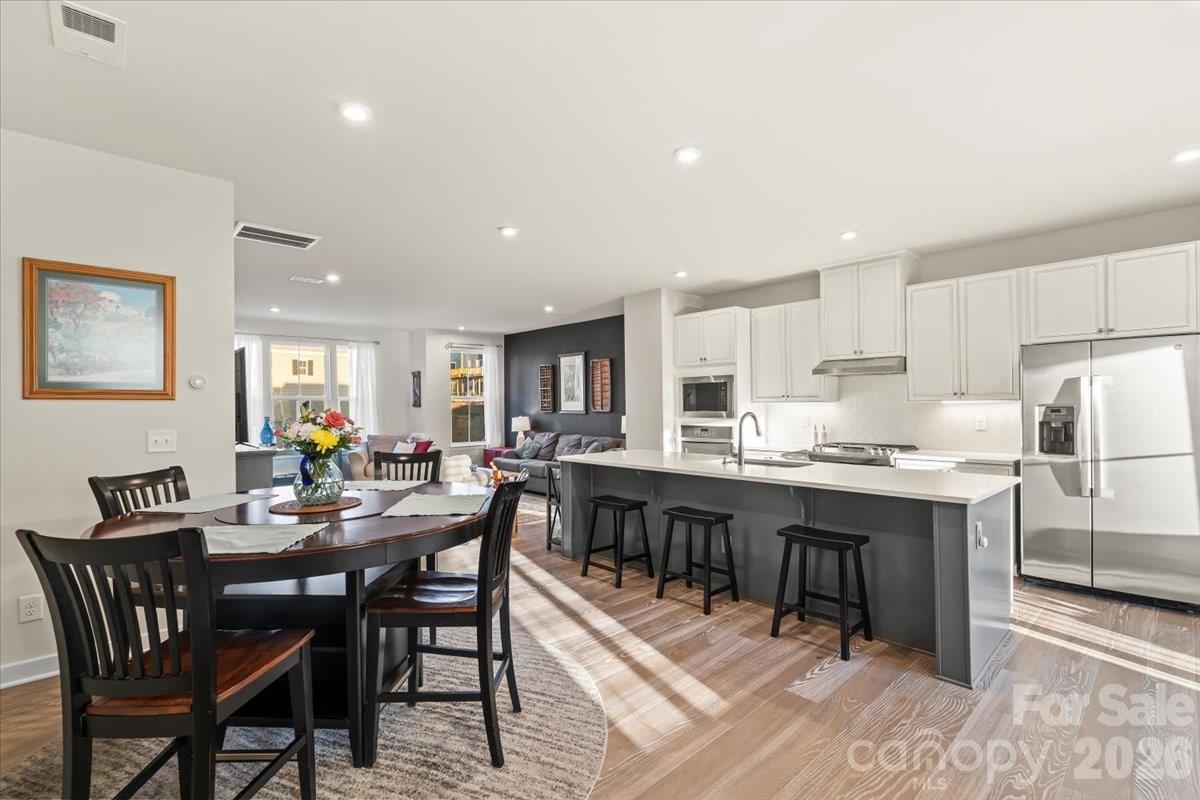 606 Crudent Road — Tega Cay