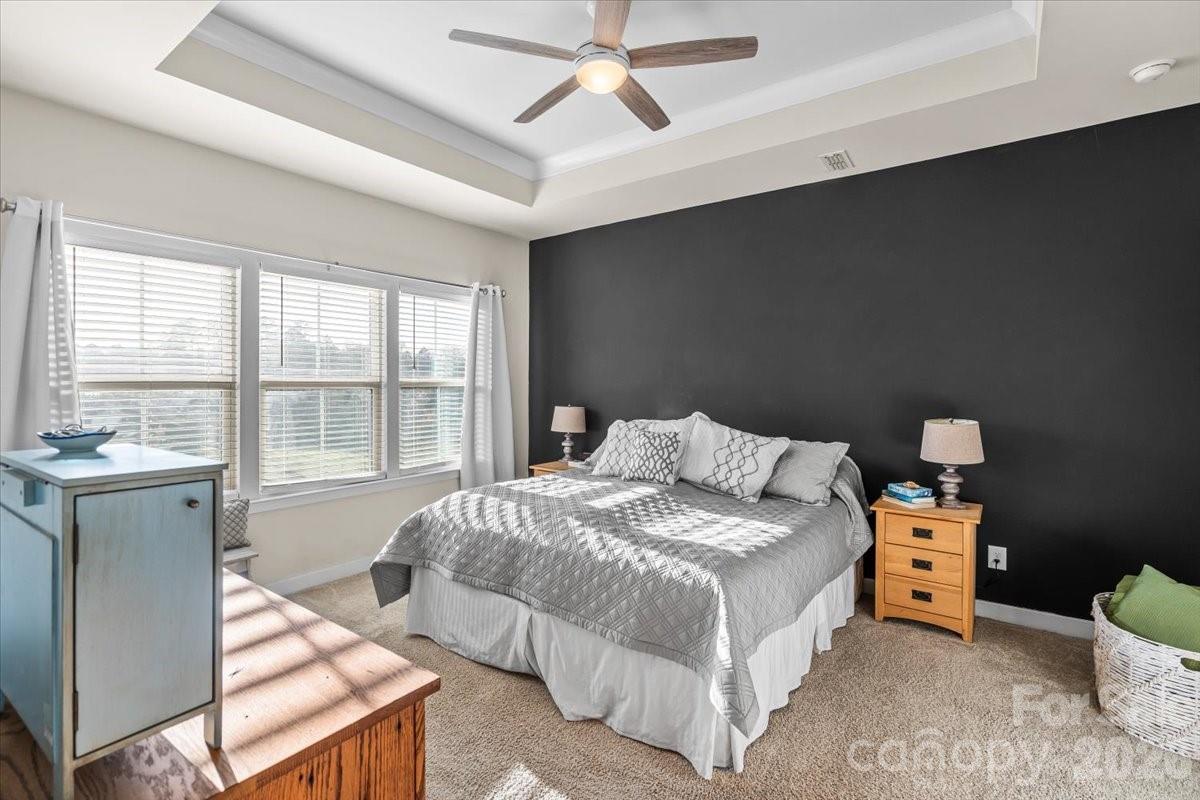 606 Crudent Road — Tega Cay