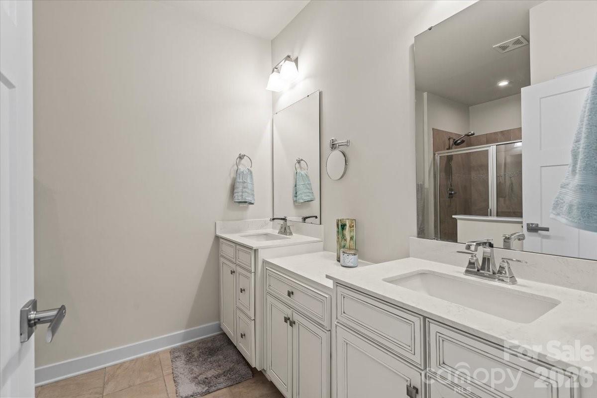 606 Crudent Road — Tega Cay