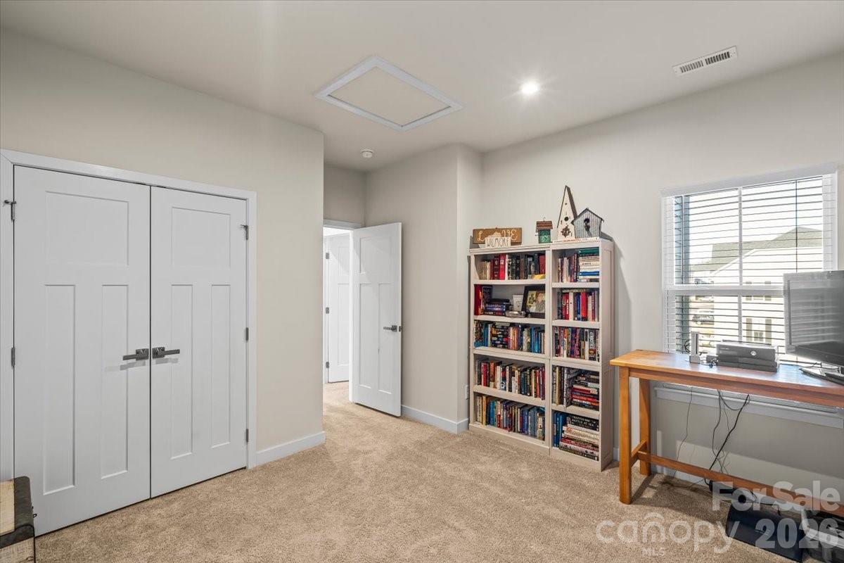 606 Crudent Road — Tega Cay
