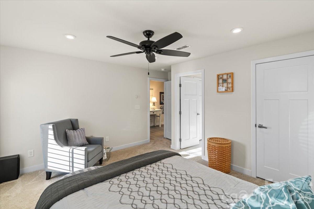 606 Crudent Road — Tega Cay