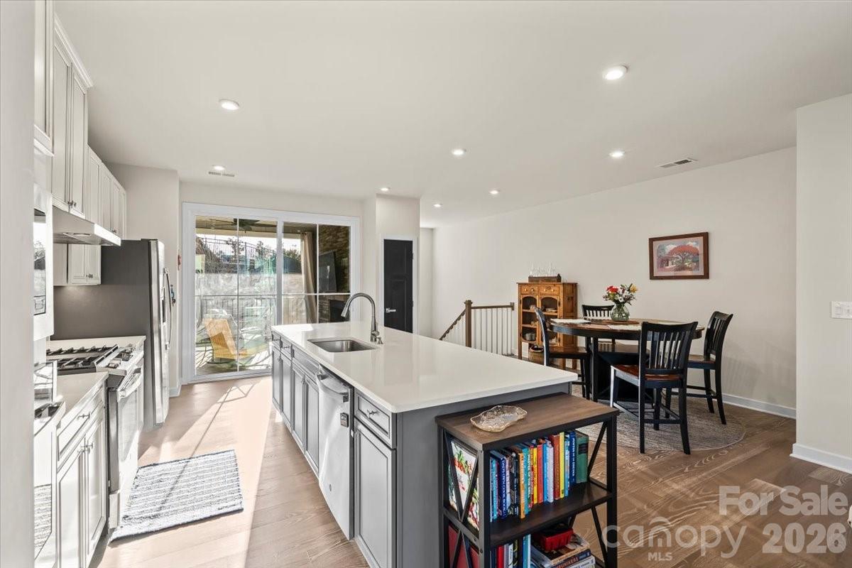 606 Crudent Road — Tega Cay
