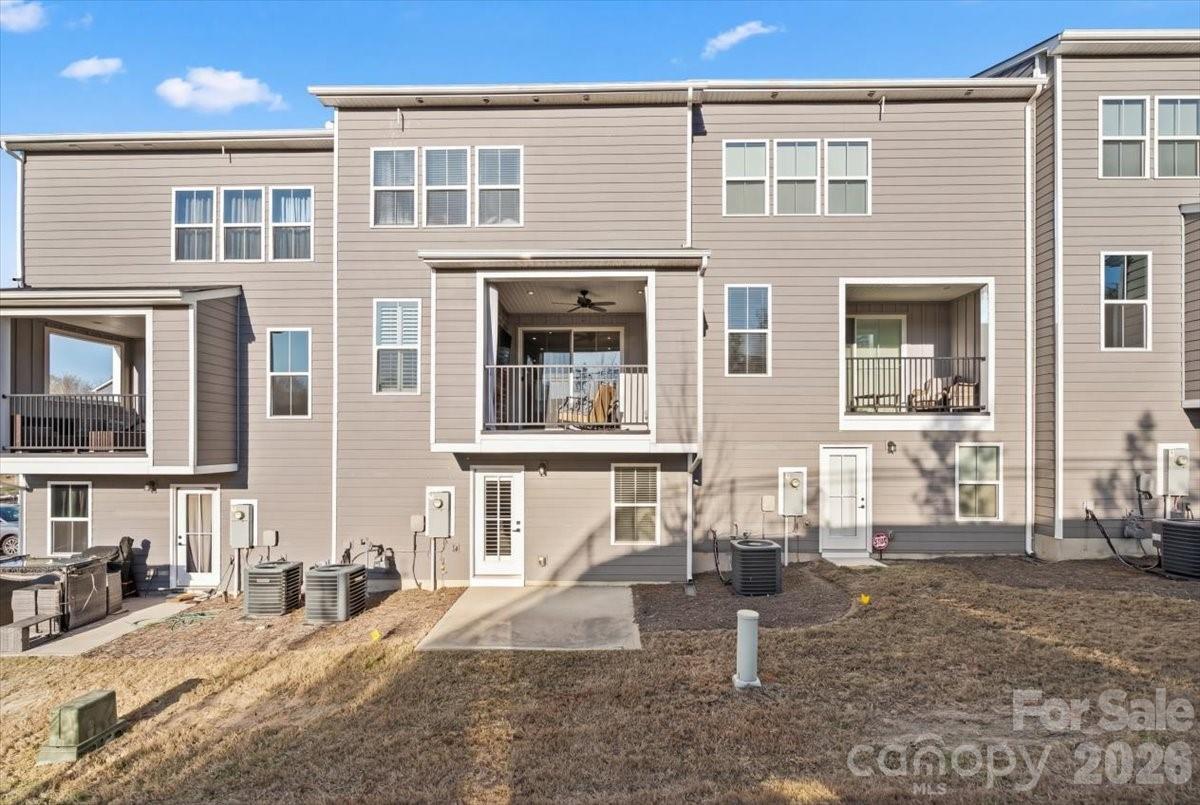 606 Crudent Road — Tega Cay