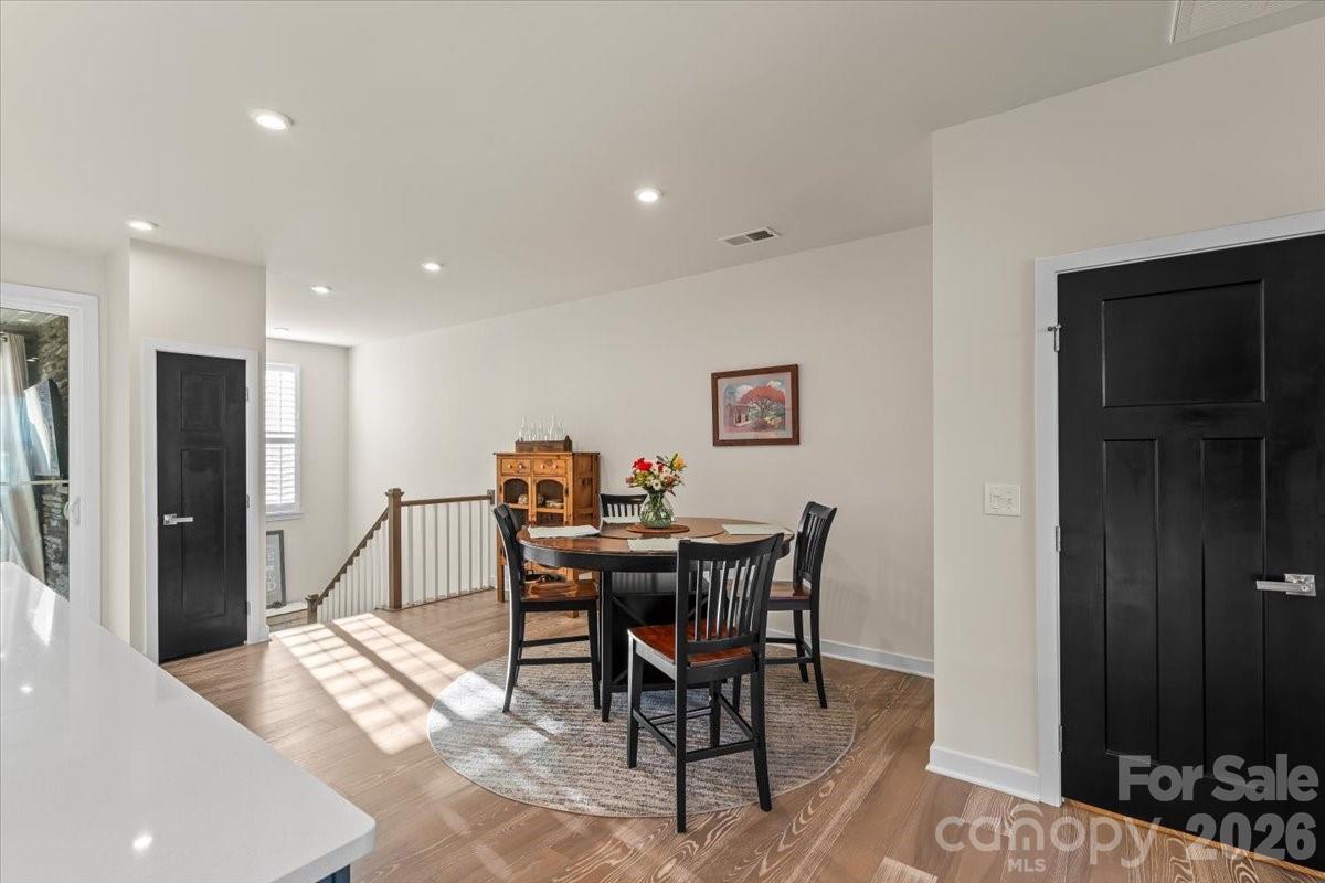606 Crudent Road — Tega Cay
