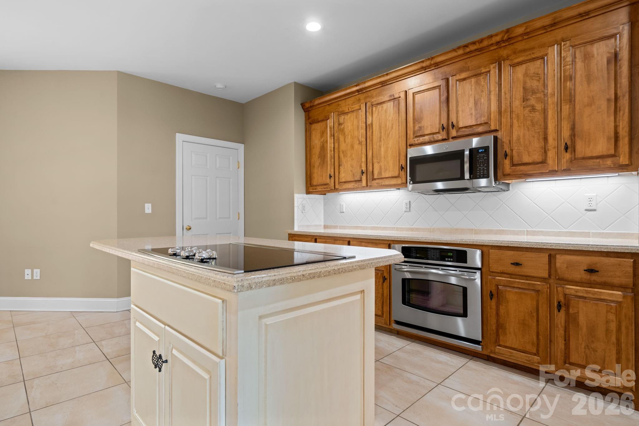 2752 Brittany Drive — Lenoir