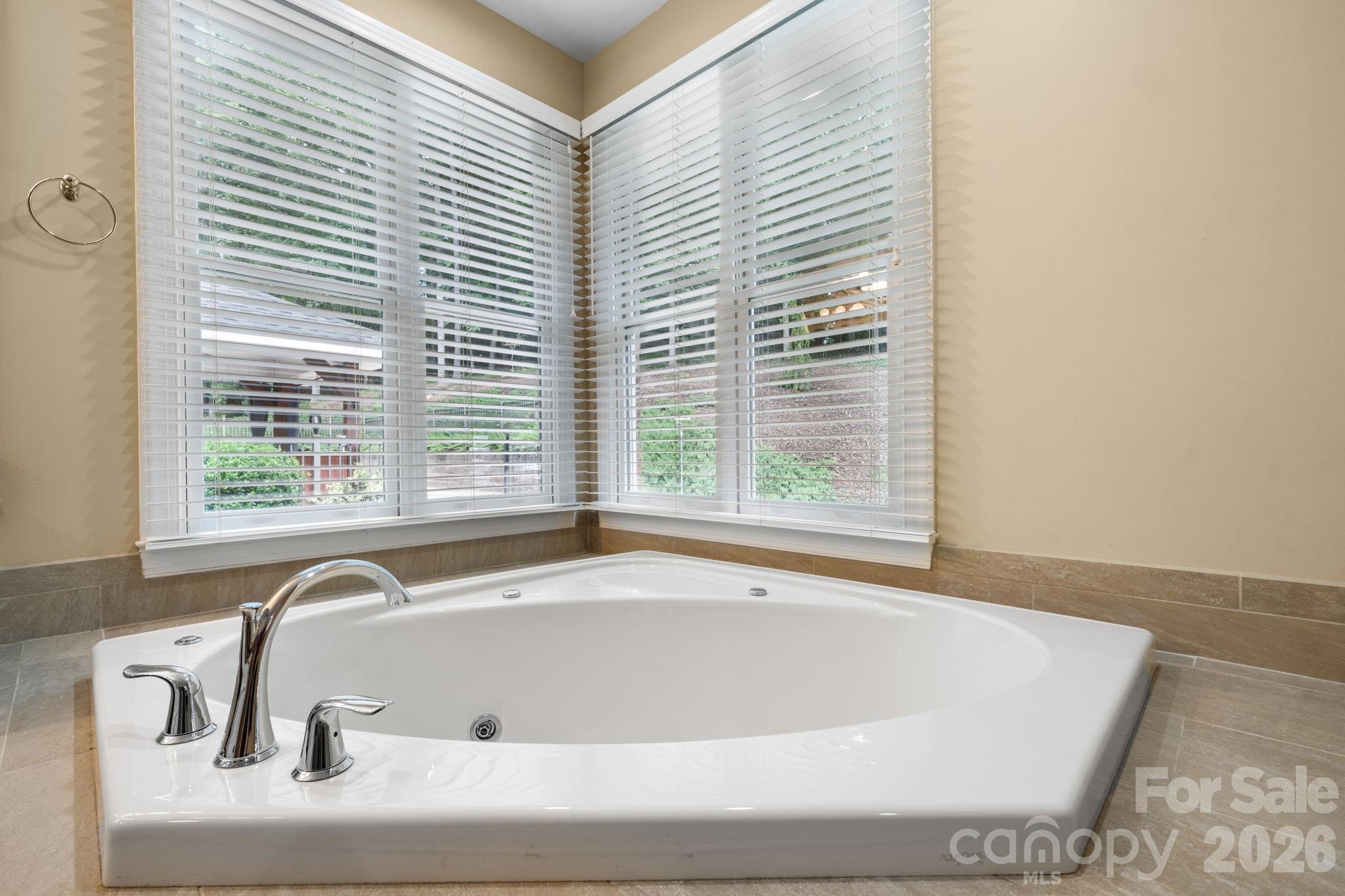 2752 Brittany Drive — Lenoir