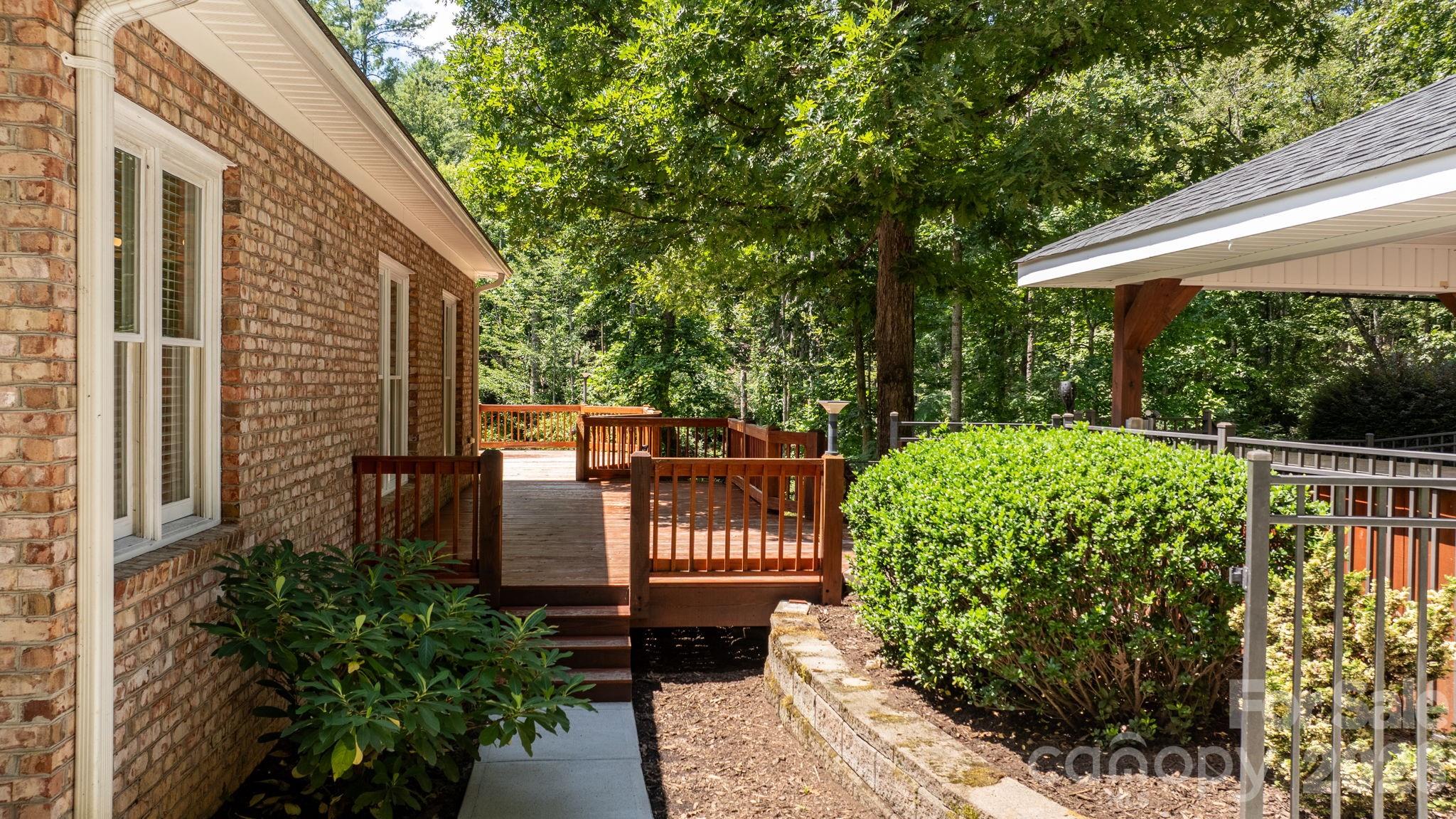 2752 Brittany Drive — Lenoir
