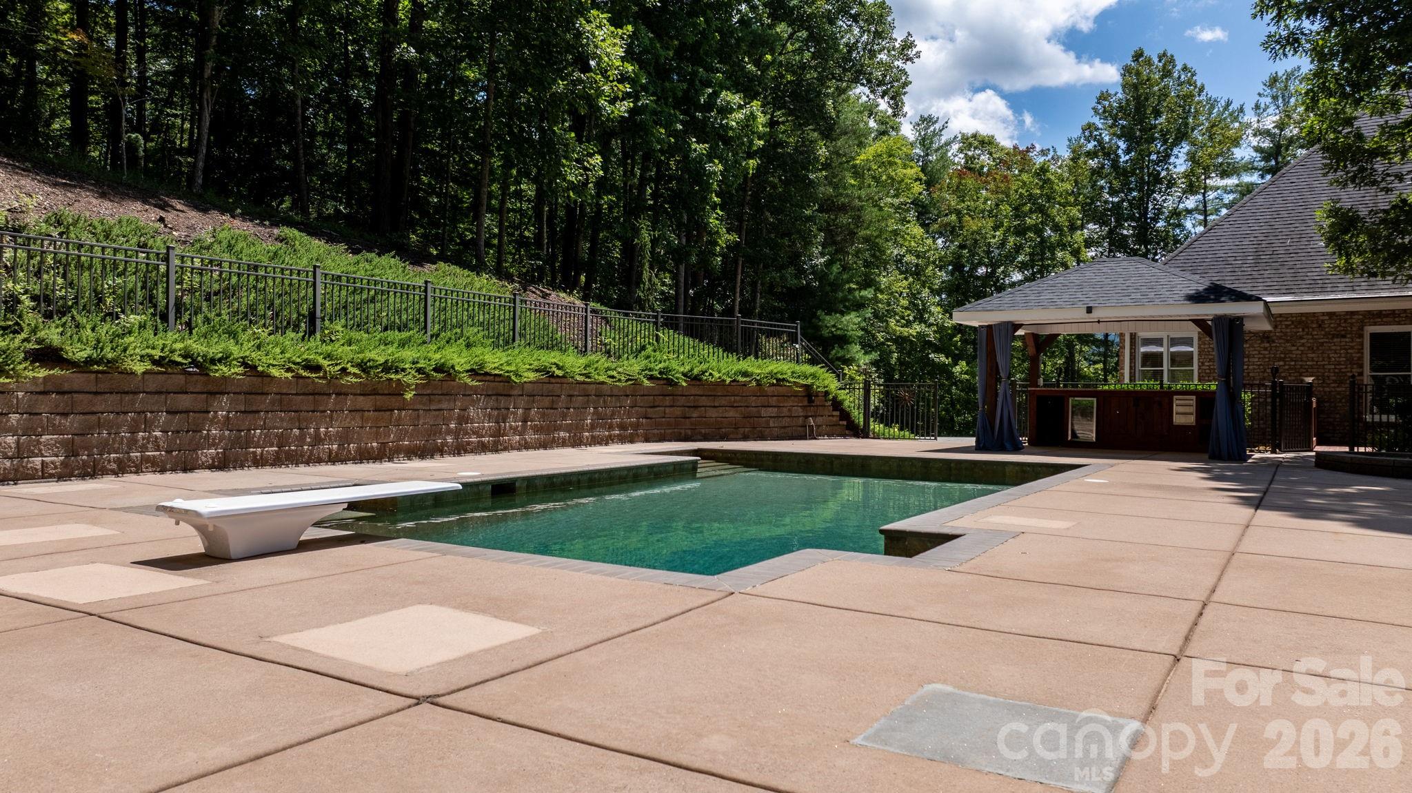 2752 Brittany Drive — Lenoir