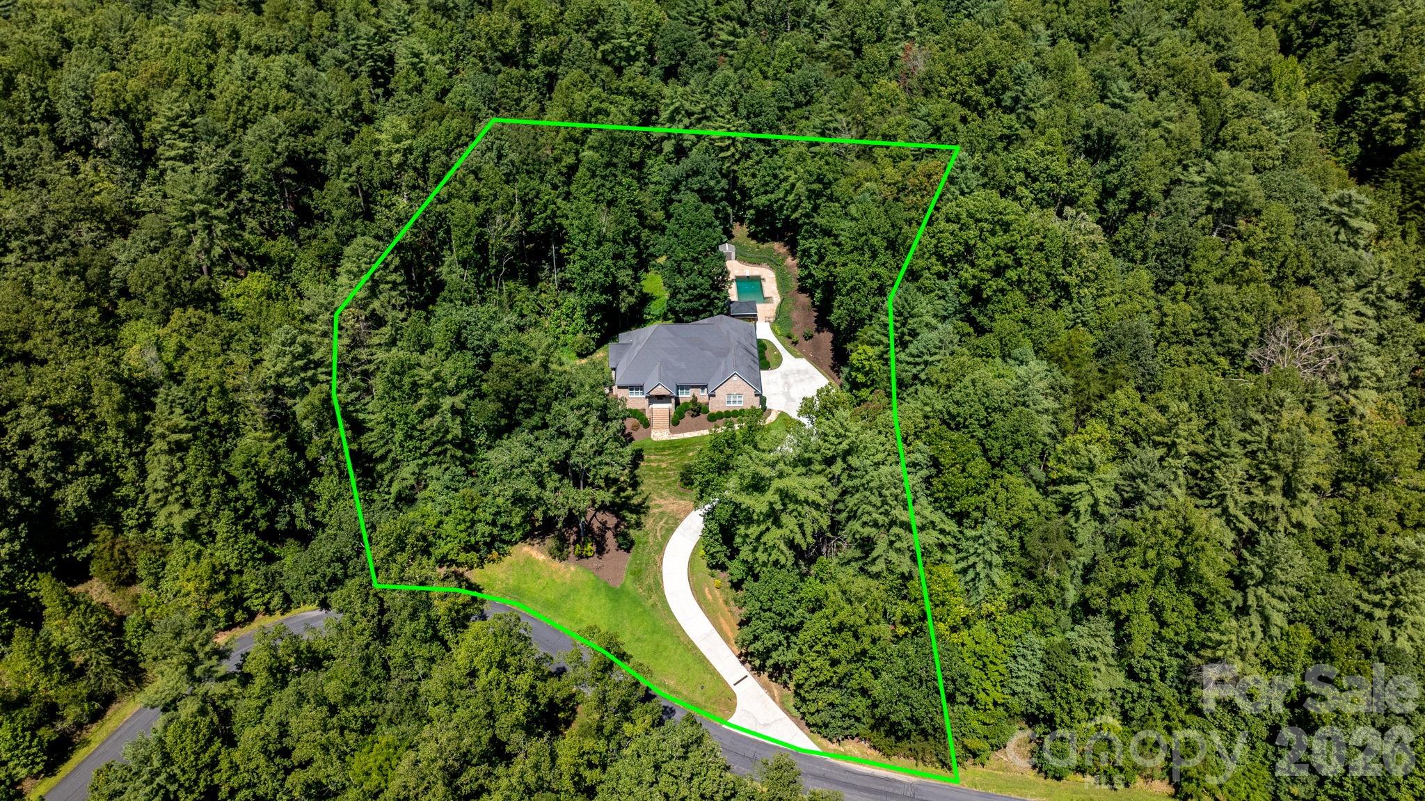 2752 Brittany Drive — Lenoir