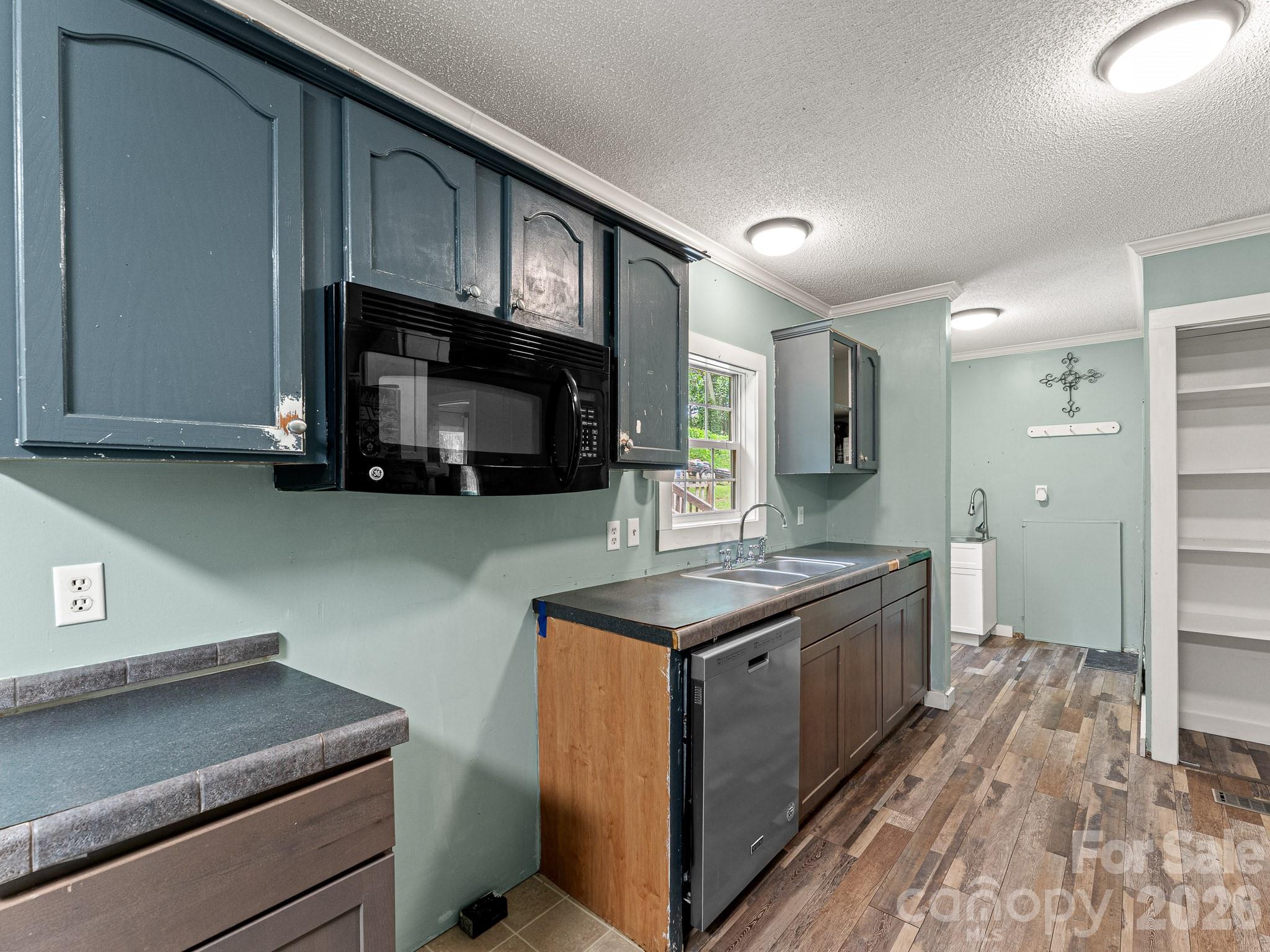 195 Shiloh Road — Asheville