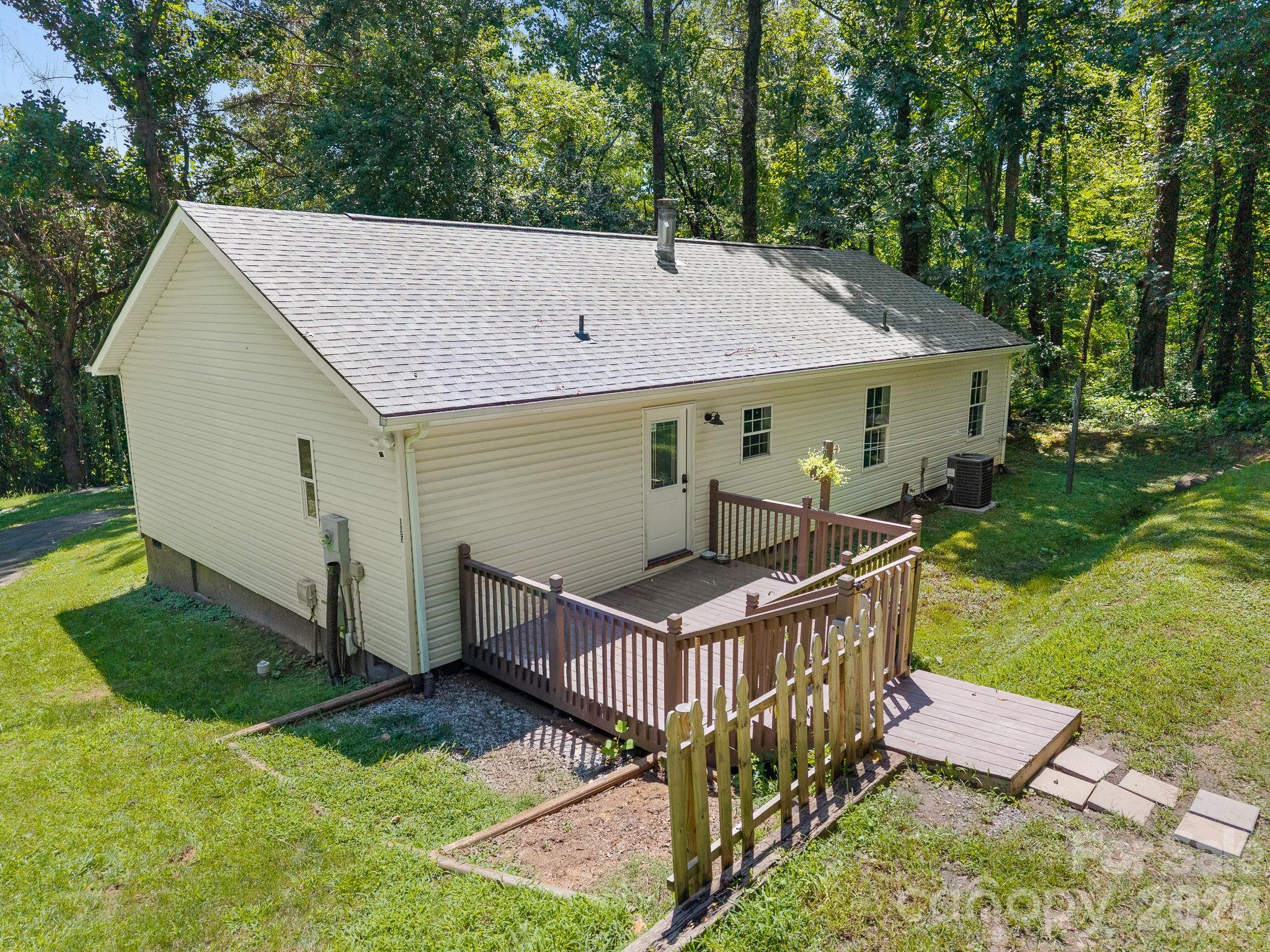 195 Shiloh Road — Asheville