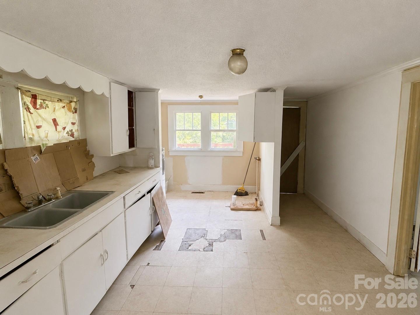 318 Love Street — Albemarle