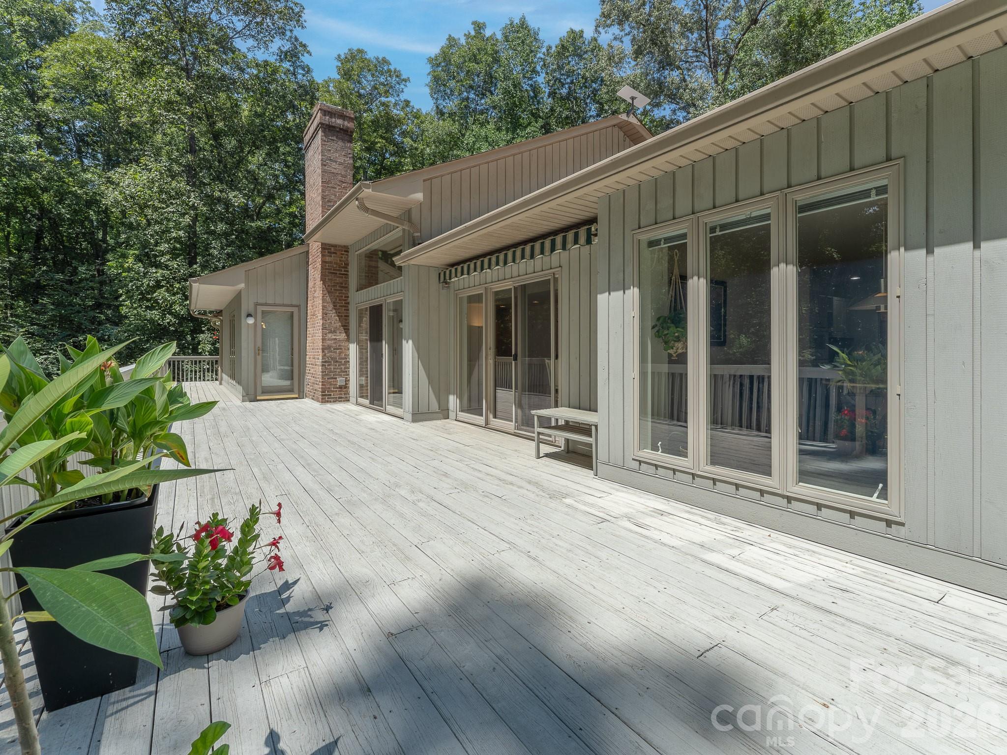 5 Jackson Grove S — Landrum