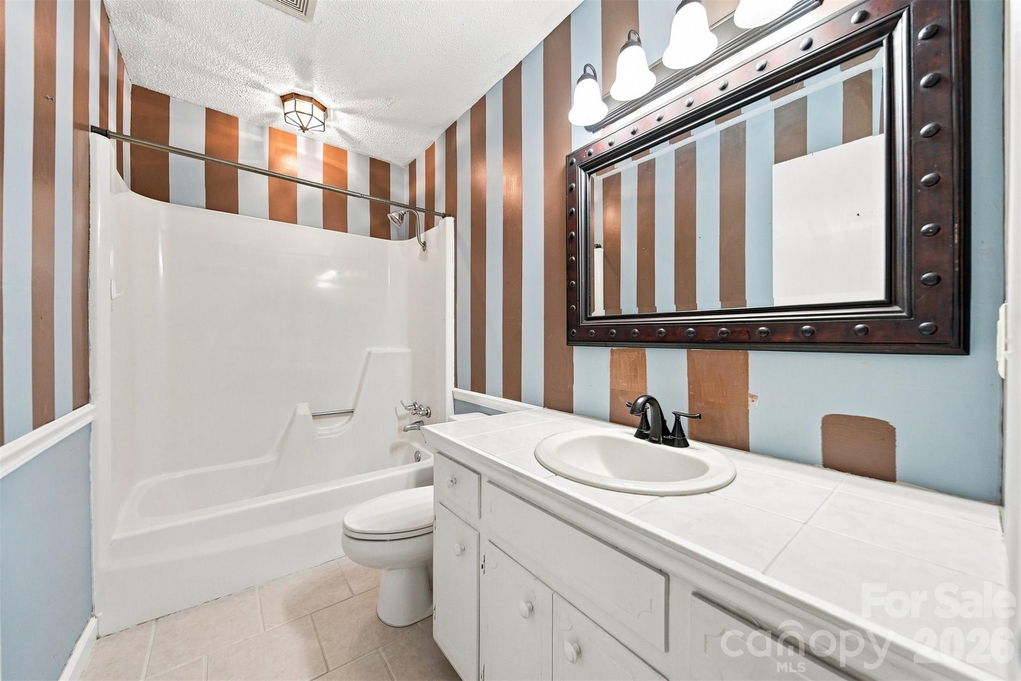 4662 Granada Hills Drive — Granite Falls