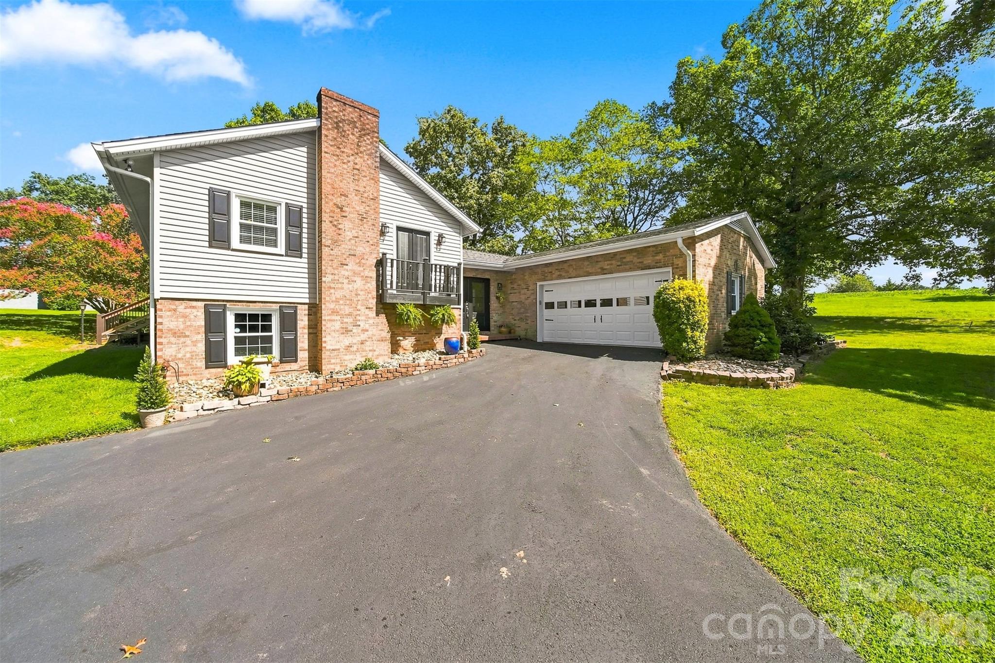 4662 Granada Hills Drive — Granite Falls