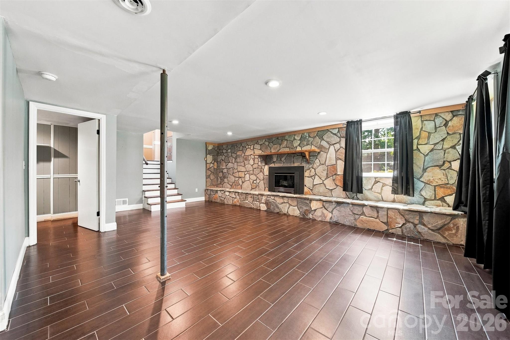 4662 Granada Hills Drive — Granite Falls