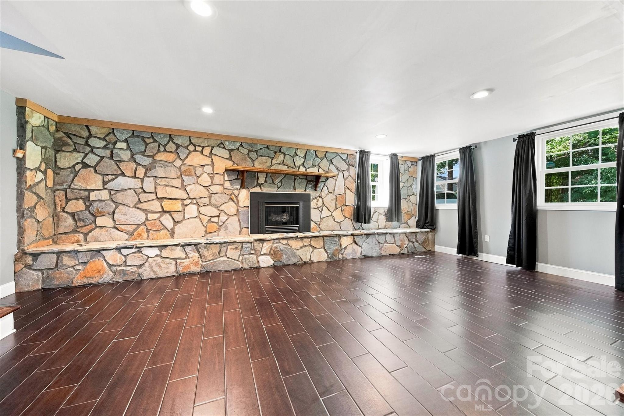 4662 Granada Hills Drive — Granite Falls