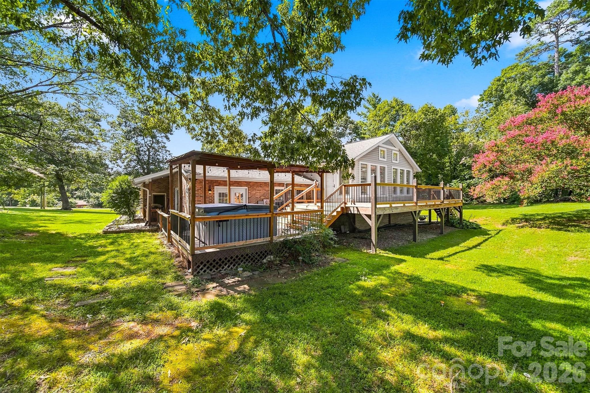 4662 Granada Hills Drive — Granite Falls