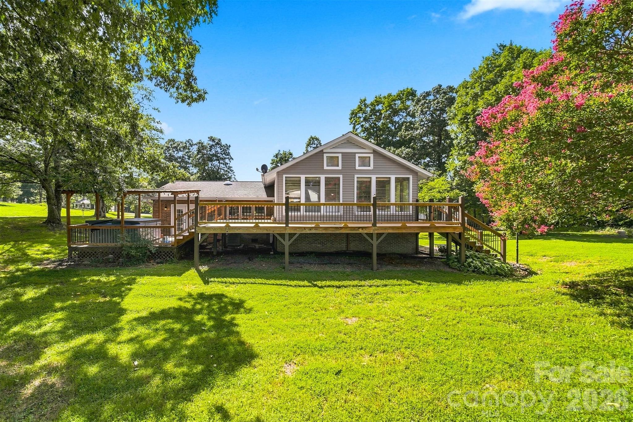 4662 Granada Hills Drive — Granite Falls
