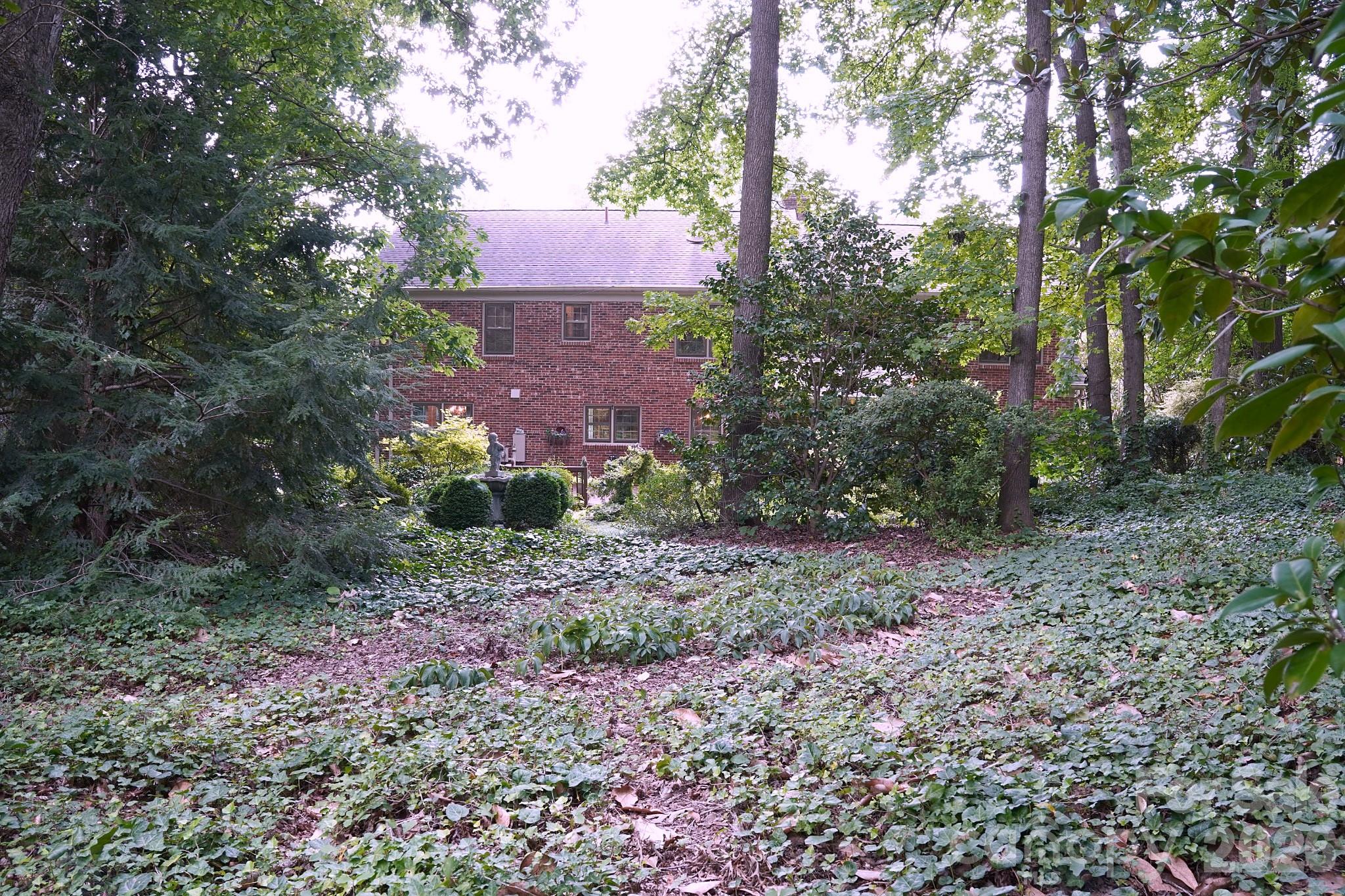 2415 Hopecrest Drive — Charlotte
