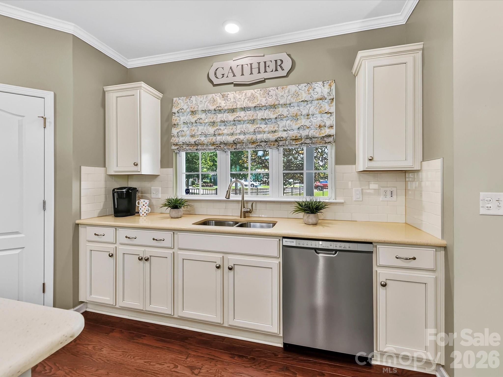9005 Cape Breton Lane — Lancaster