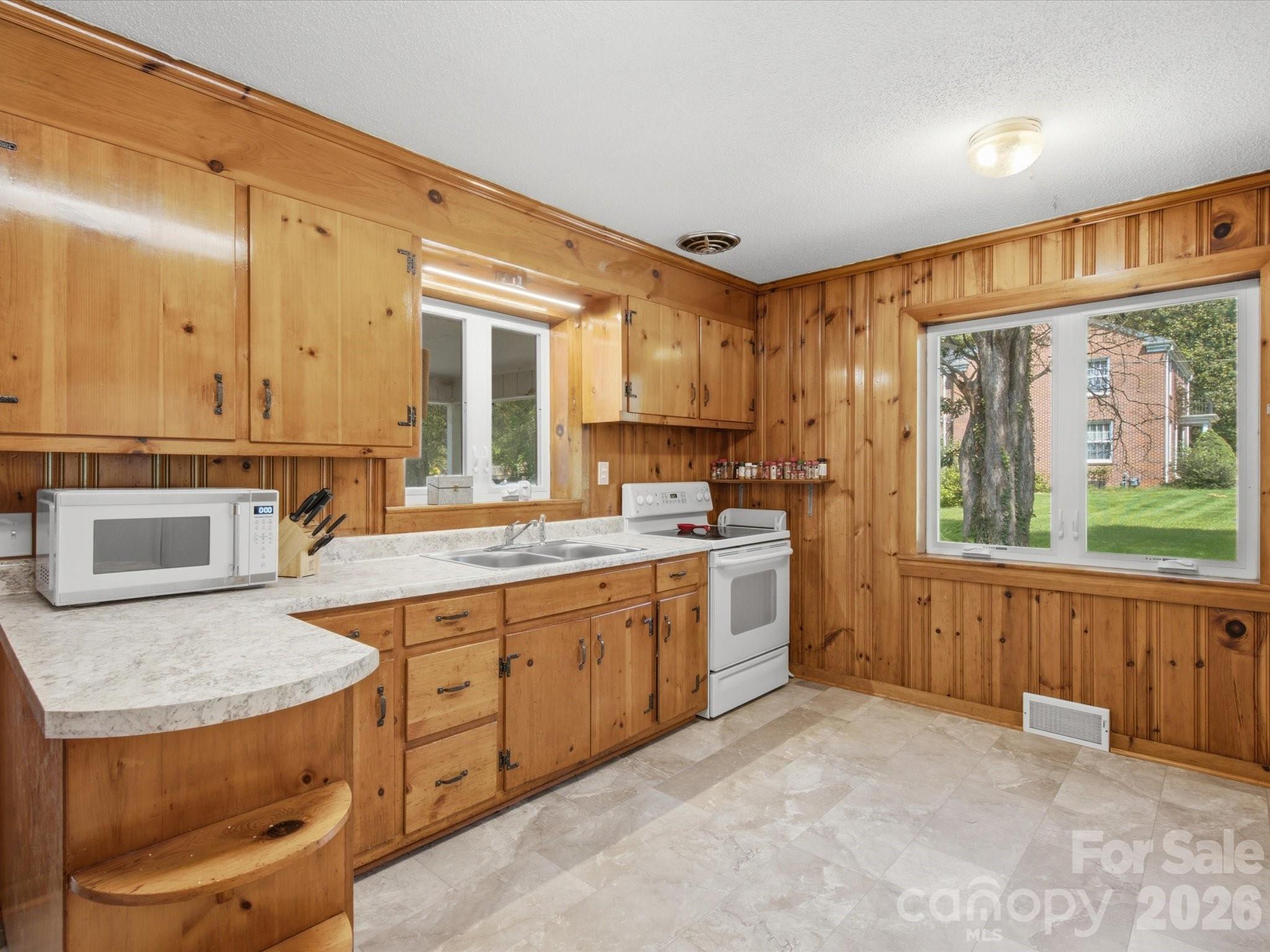 2311 E Innes Street — Salisbury