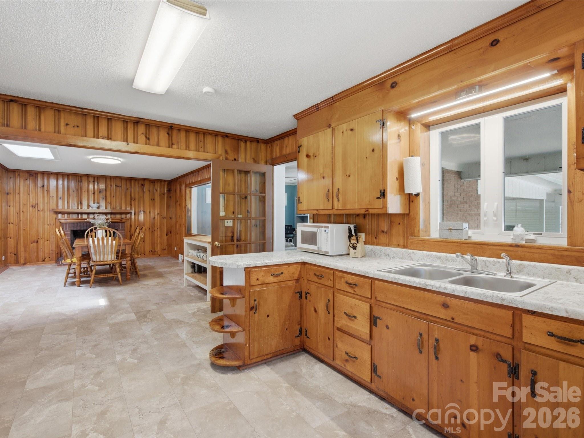 2311 E Innes Street — Salisbury