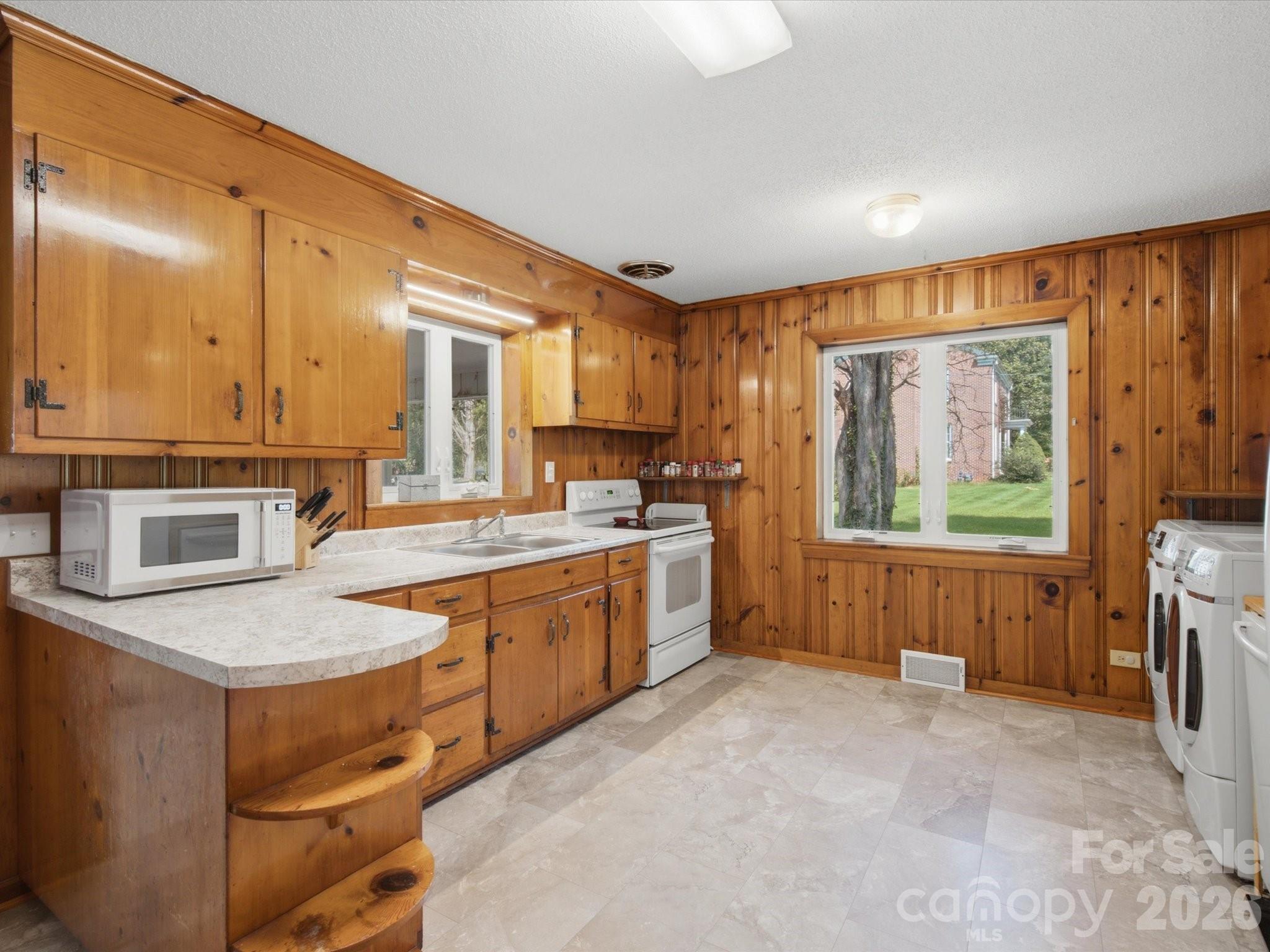 2311 E Innes Street — Salisbury