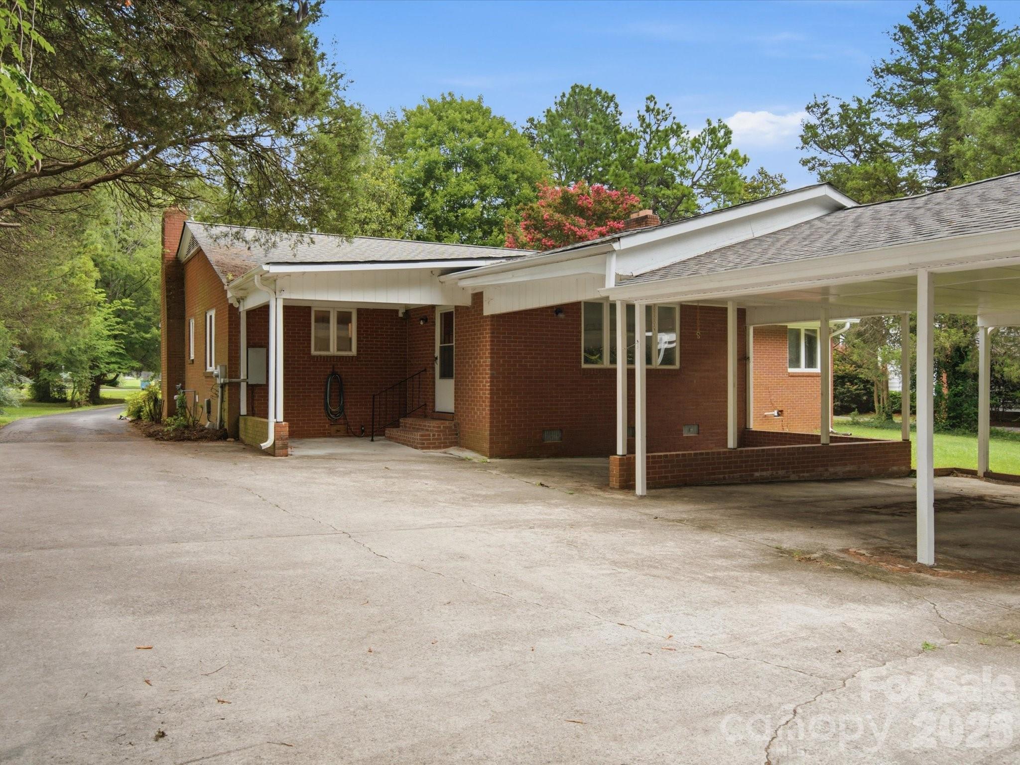 2311 E Innes Street — Salisbury