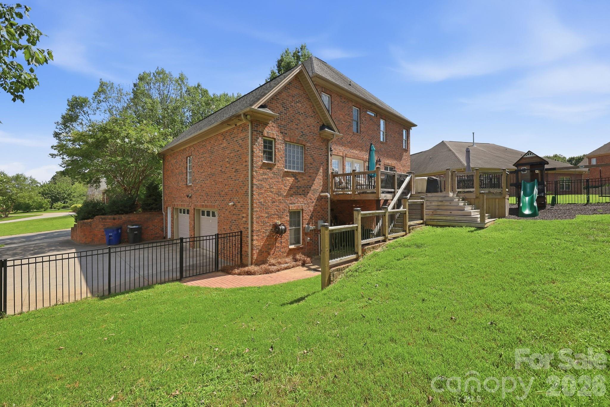4701 Pebble Lake Drive #161 — Pfafftown