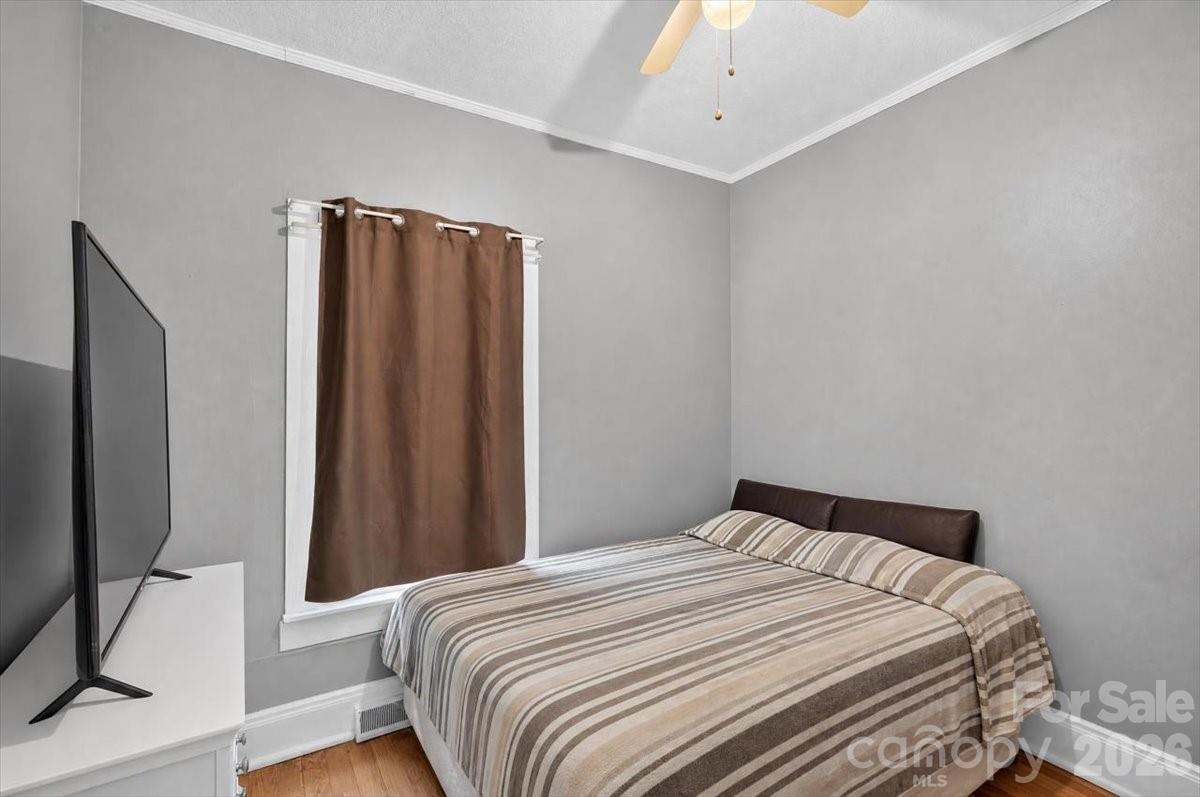 619 N Mountain Street — Cherryville
