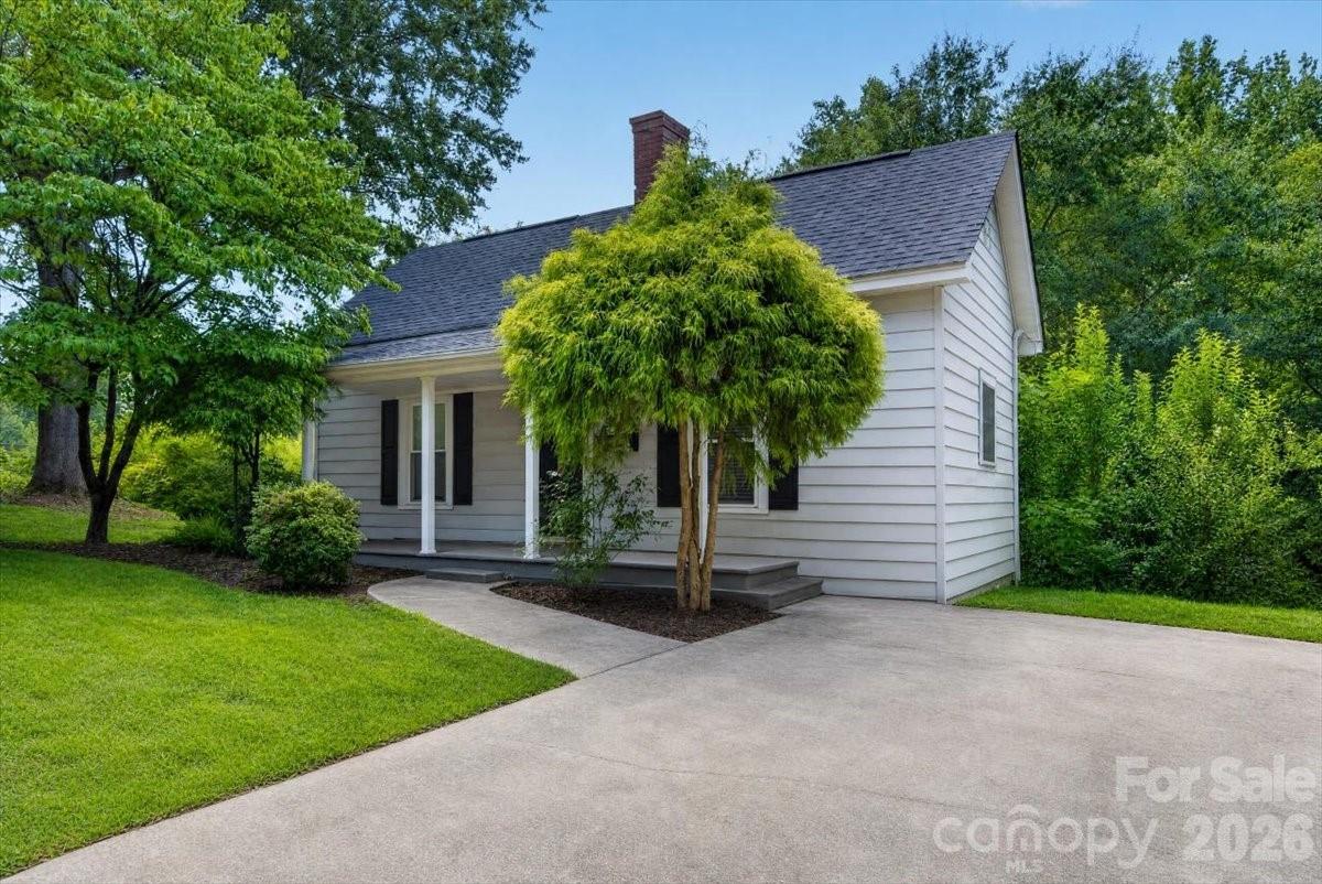 619 N Mountain Street — Cherryville