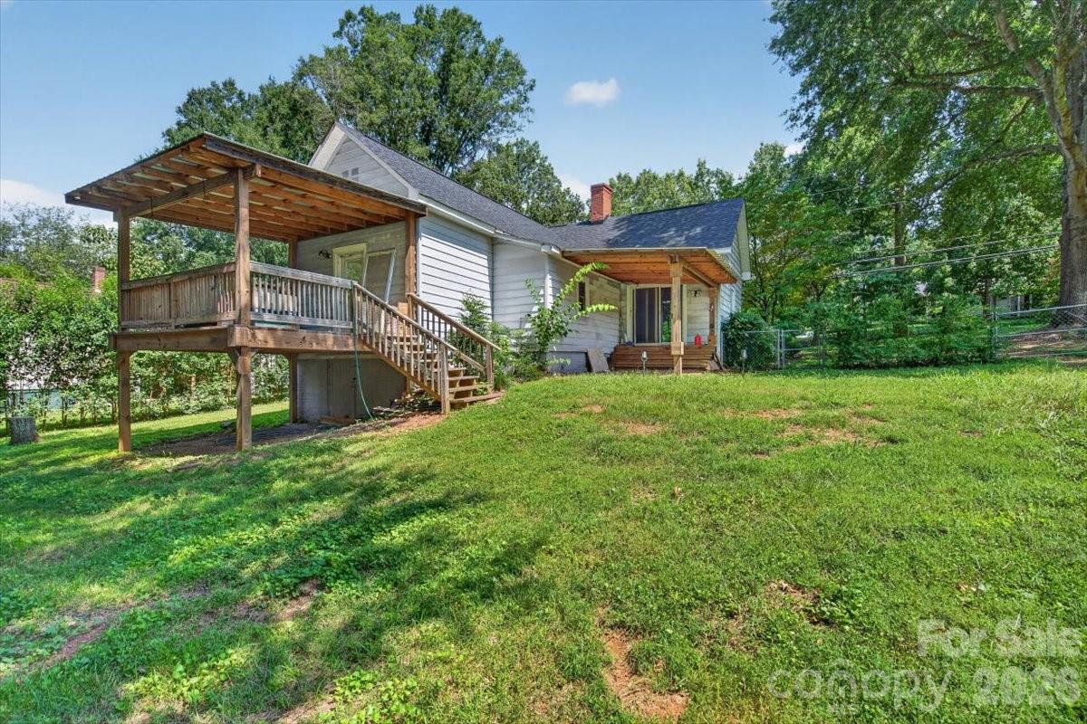 619 N Mountain Street — Cherryville