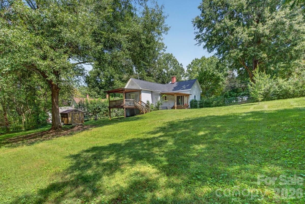 619 N Mountain Street — Cherryville